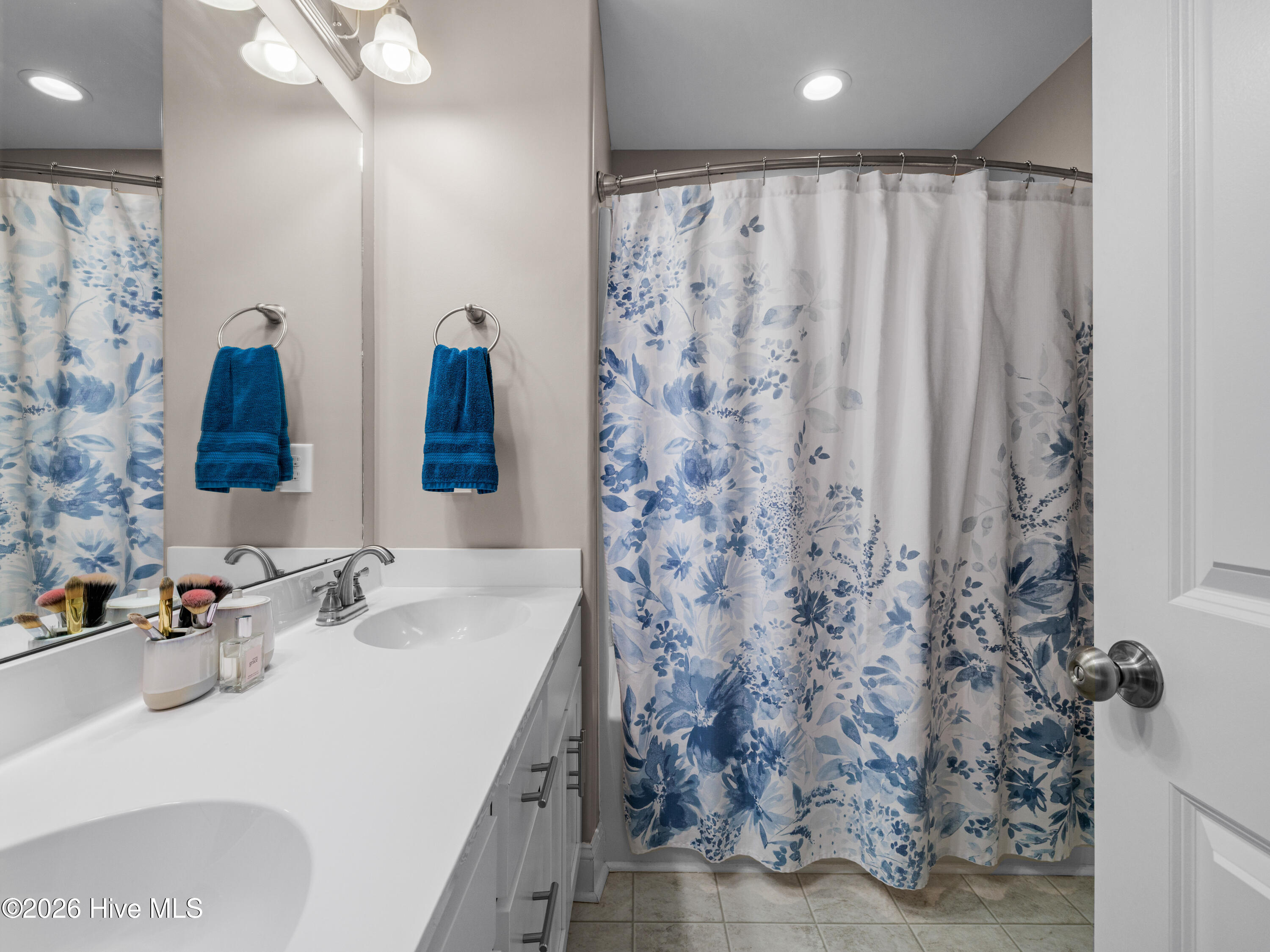 100549513 | Photo 39