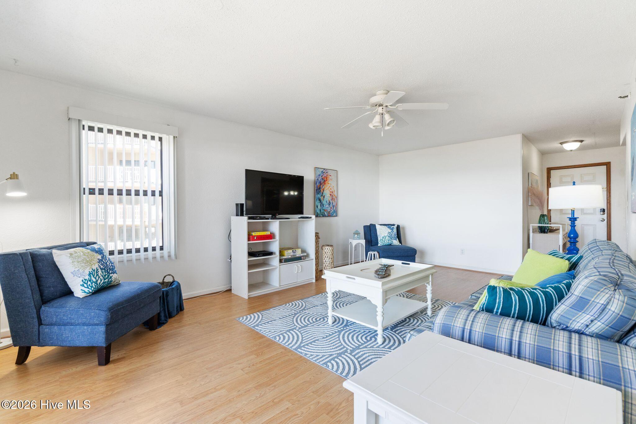 100559417 | Photo 14