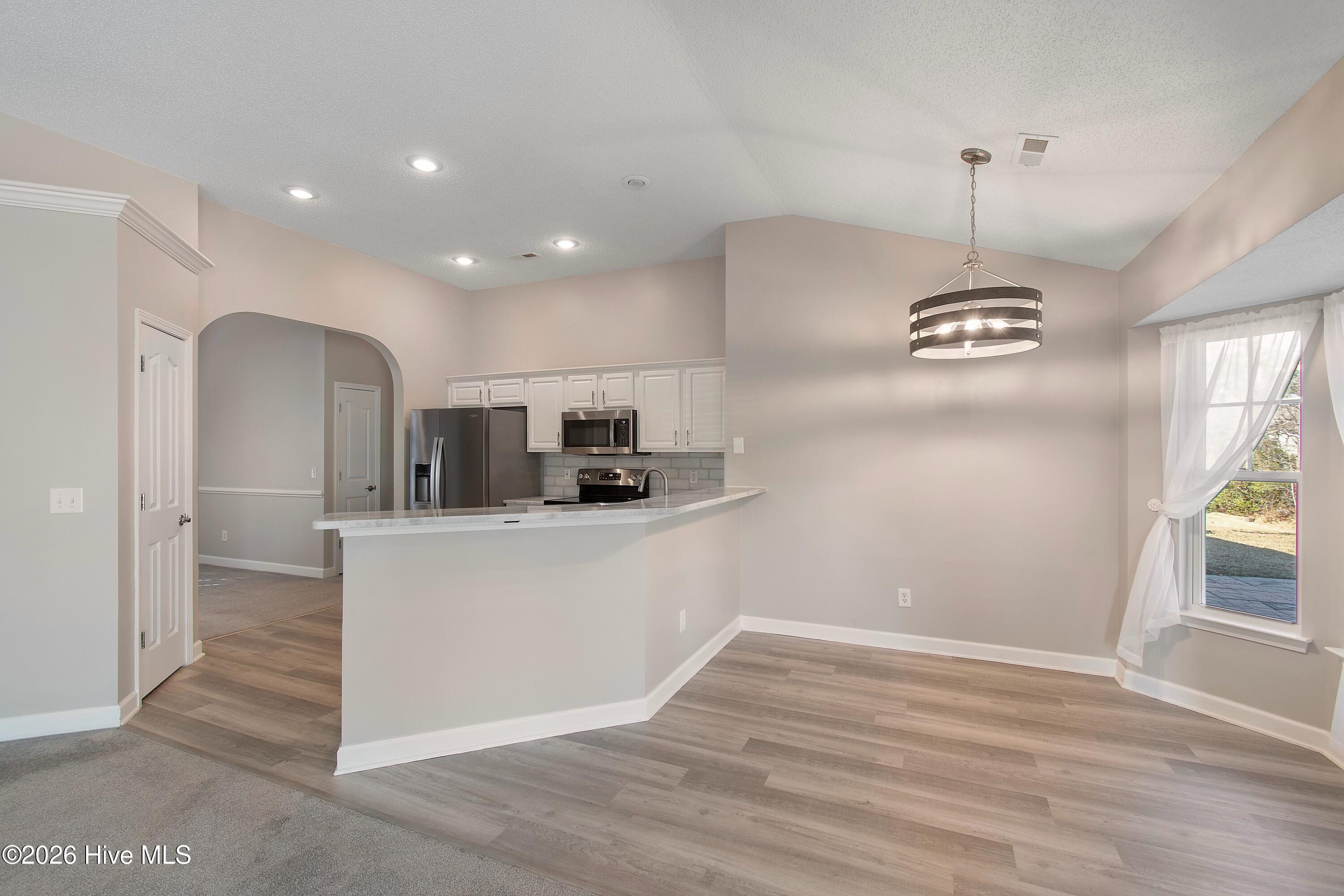 100560224 | Photo 16