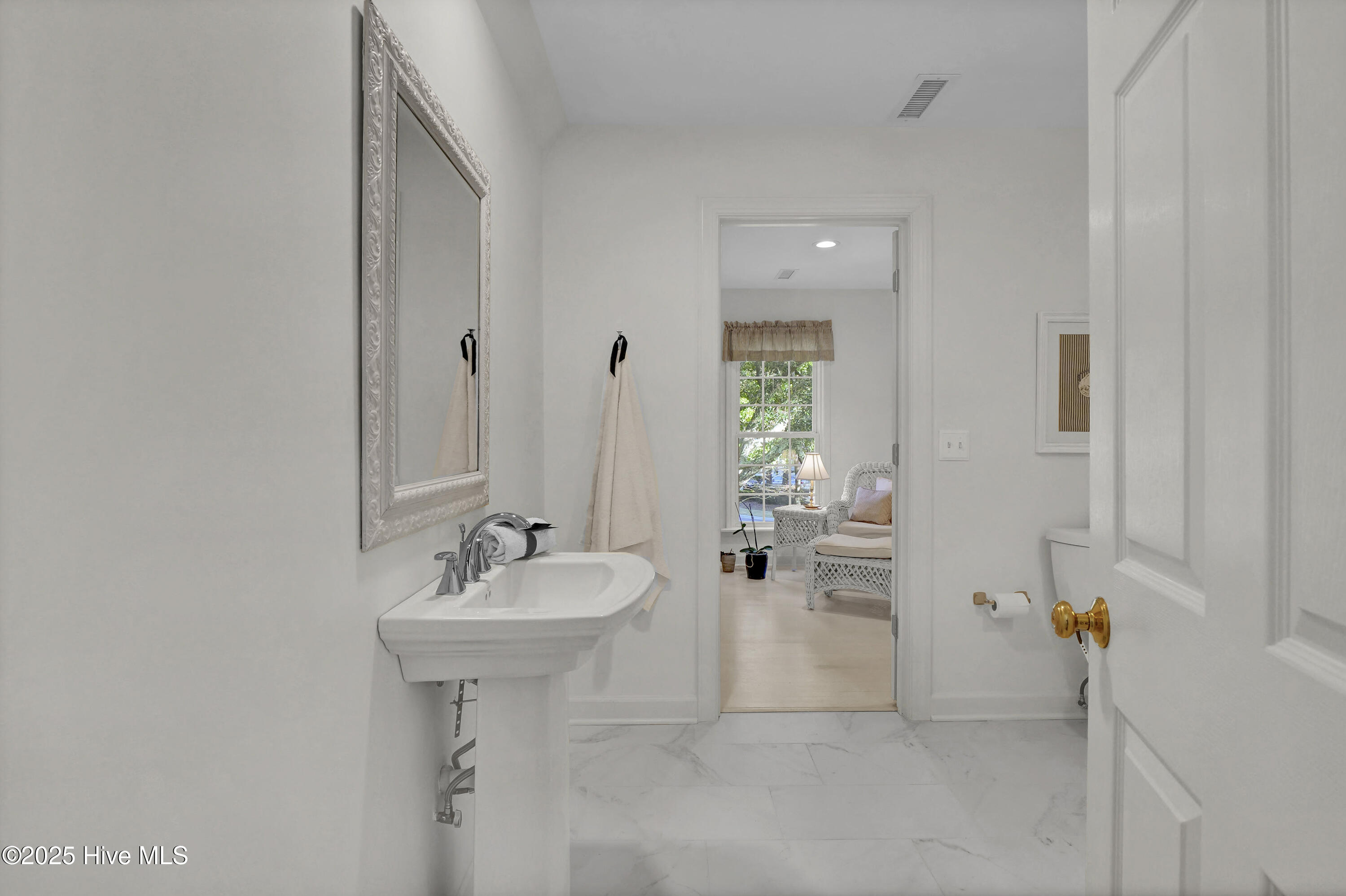 100541341 | Photo 53