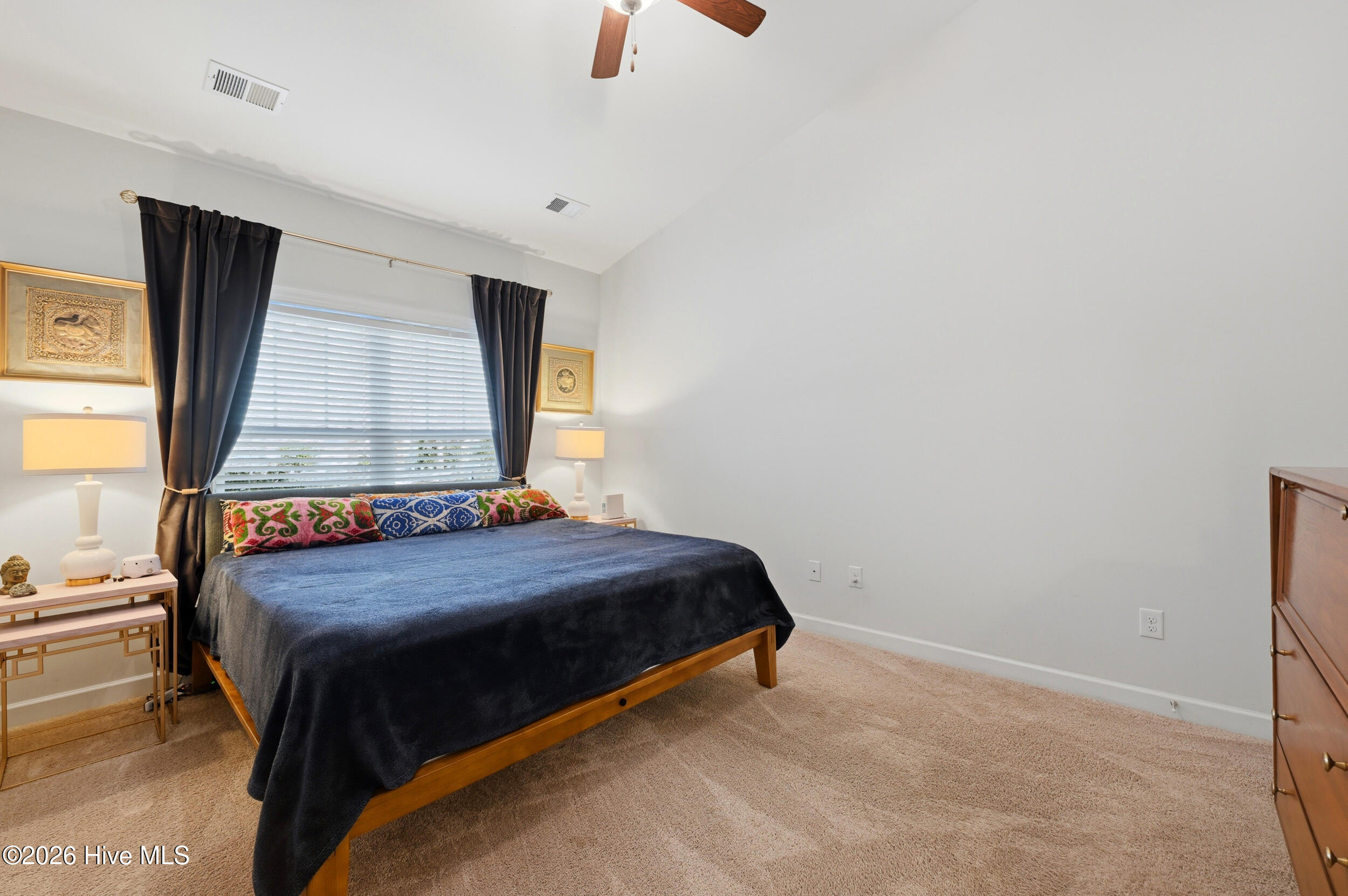 100562776 | Photo 18