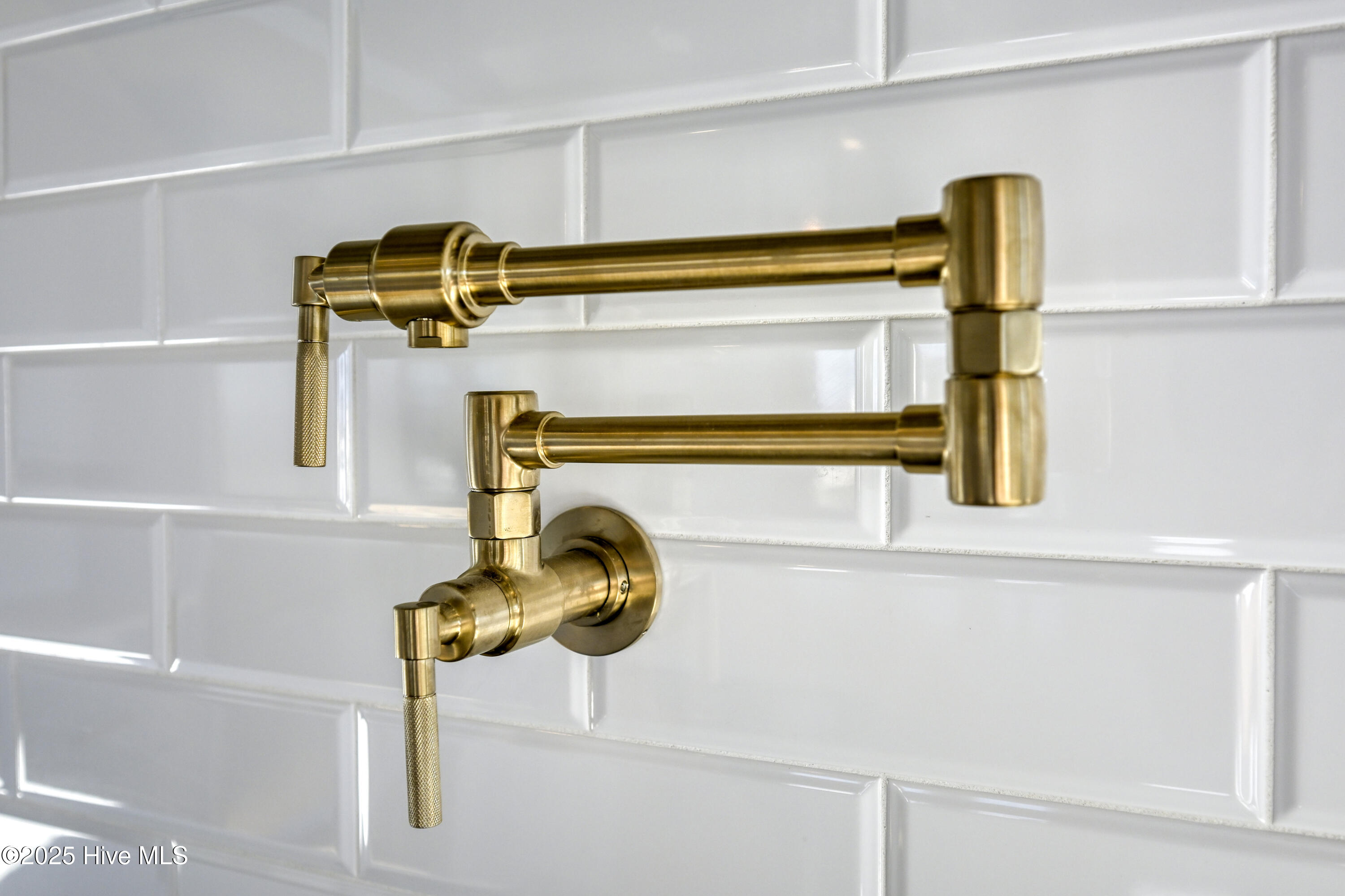 100516070 | Photo 26