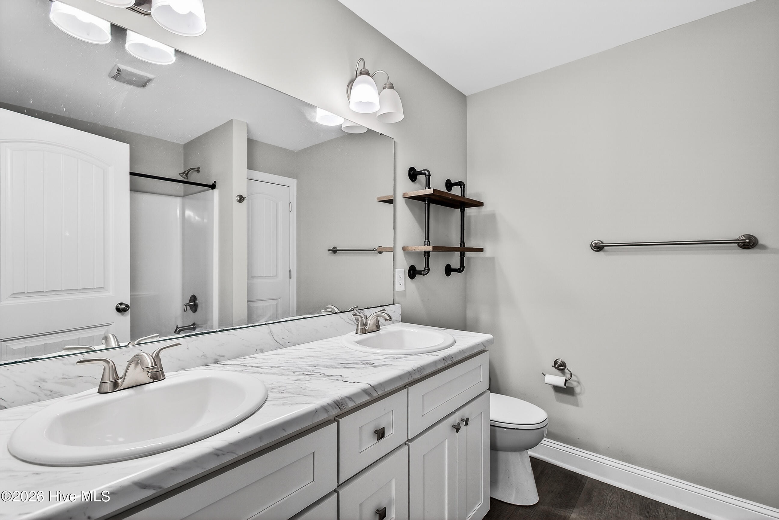 100558992 | Photo 14