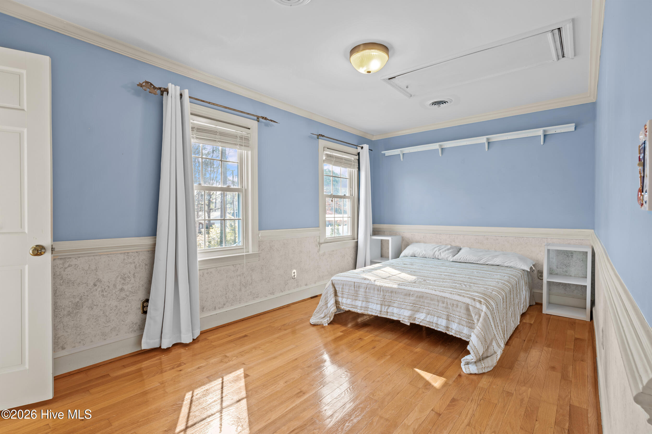 100554057 | Photo 34