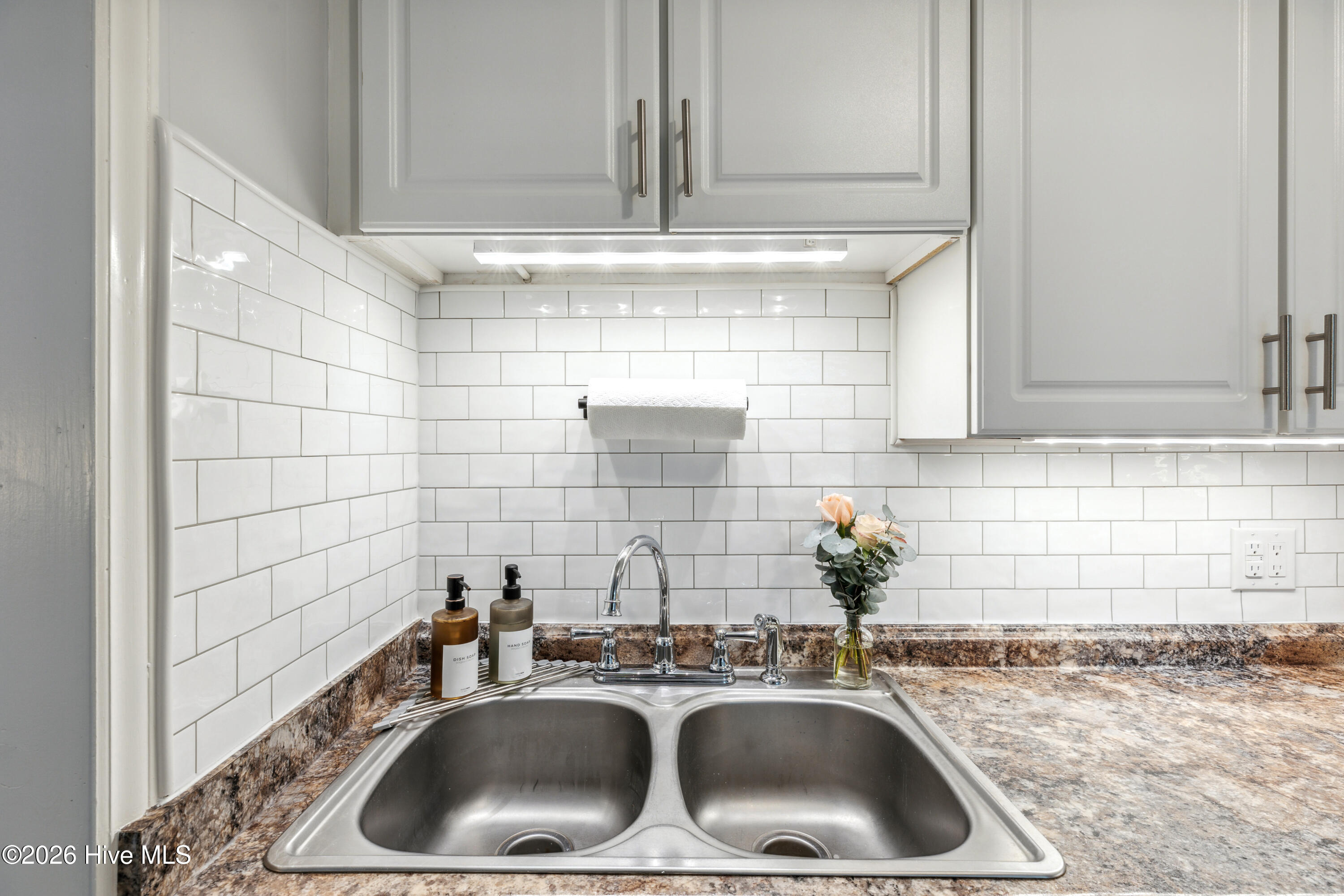 100569125 | Photo 19