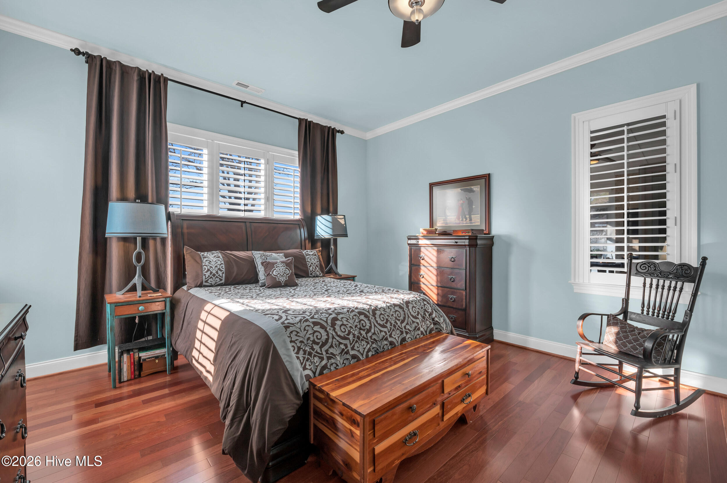 100547693 | Photo 18