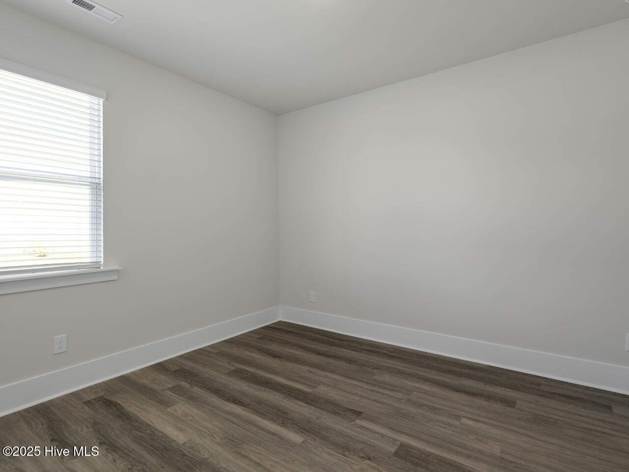 100544073 | Photo 28