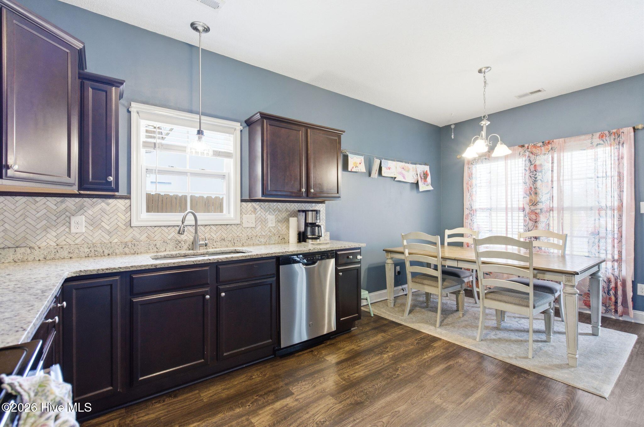 100558207 | Photo 13