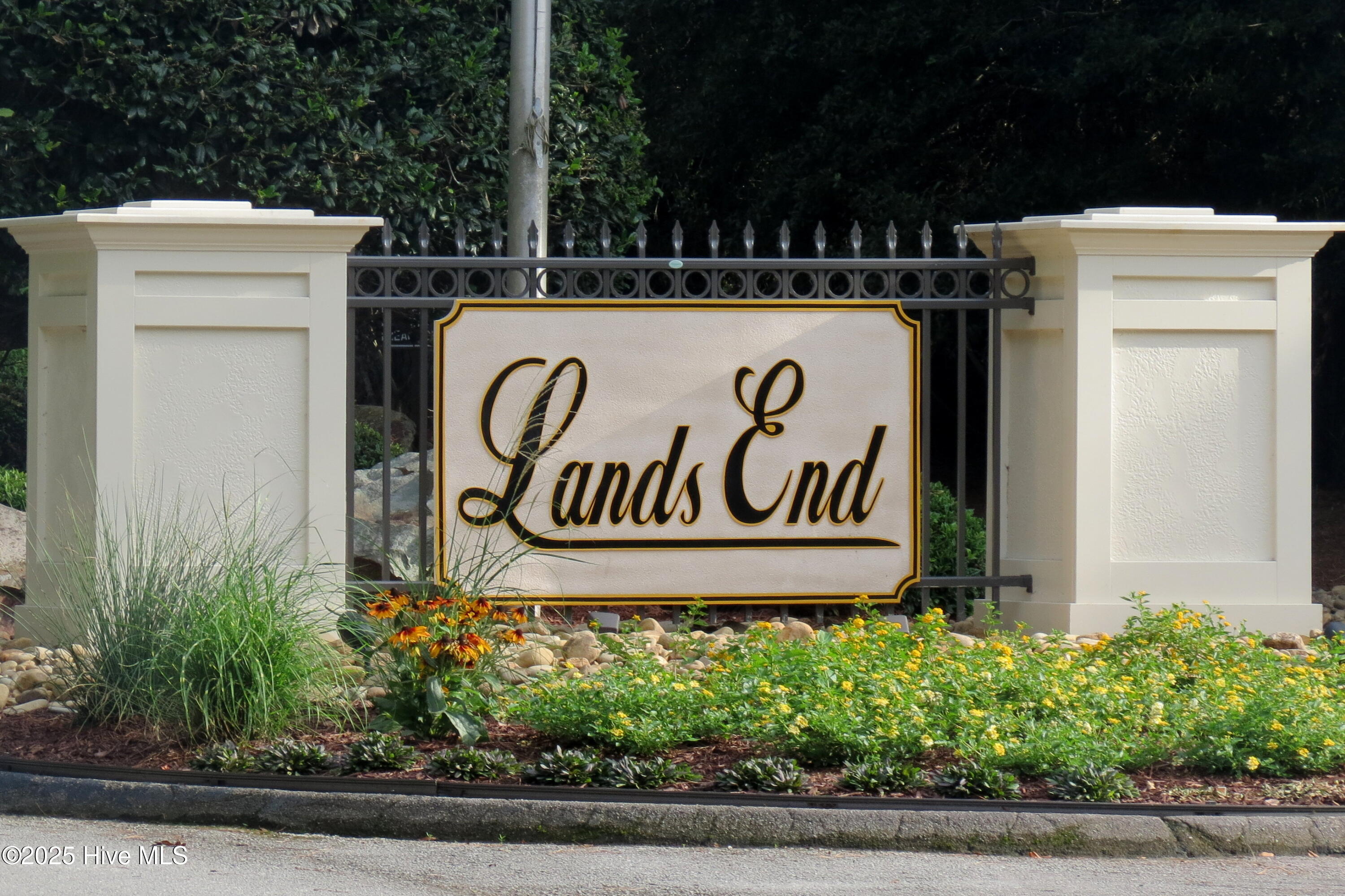 100542960 | Photo 58