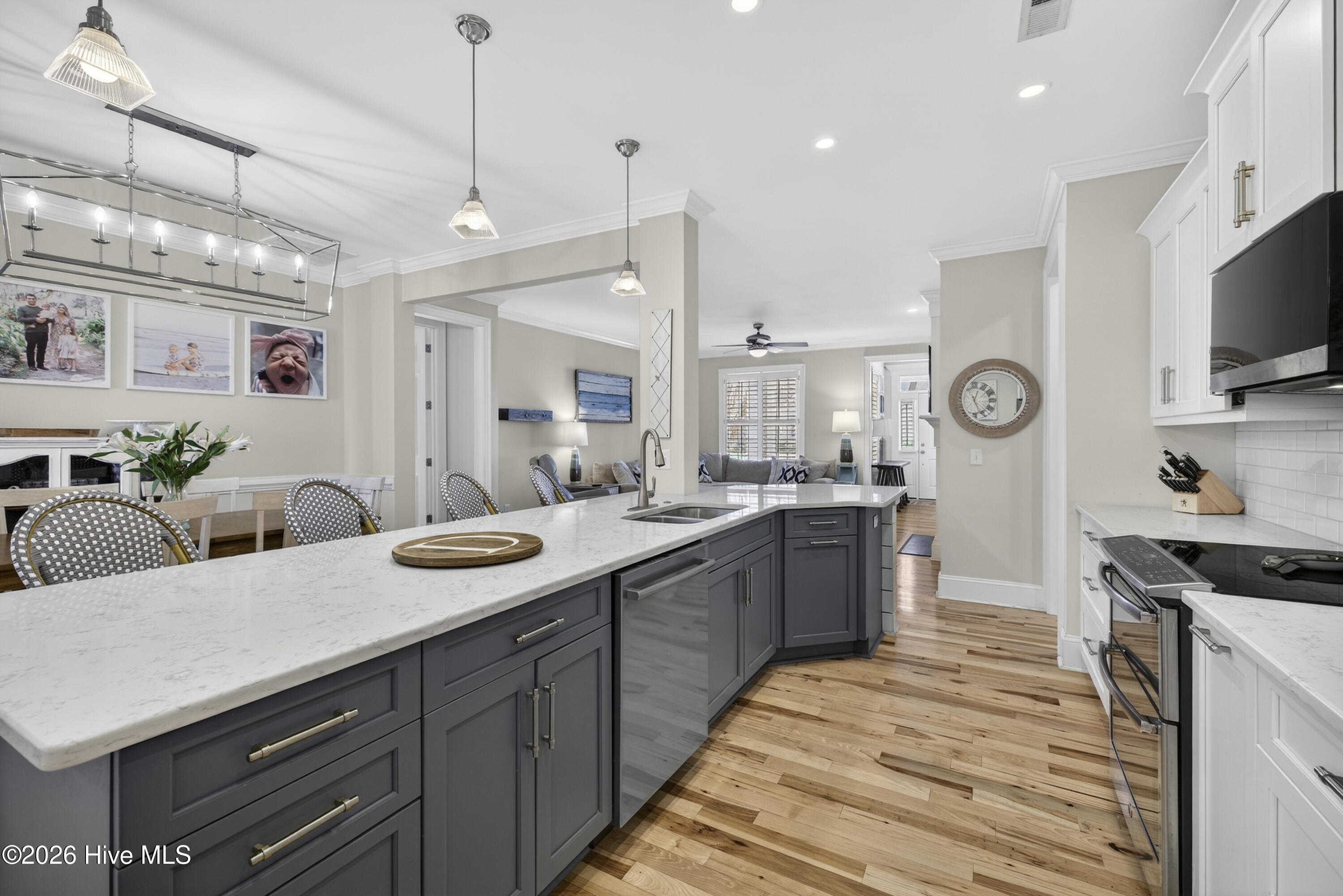 100564705 | Photo 14