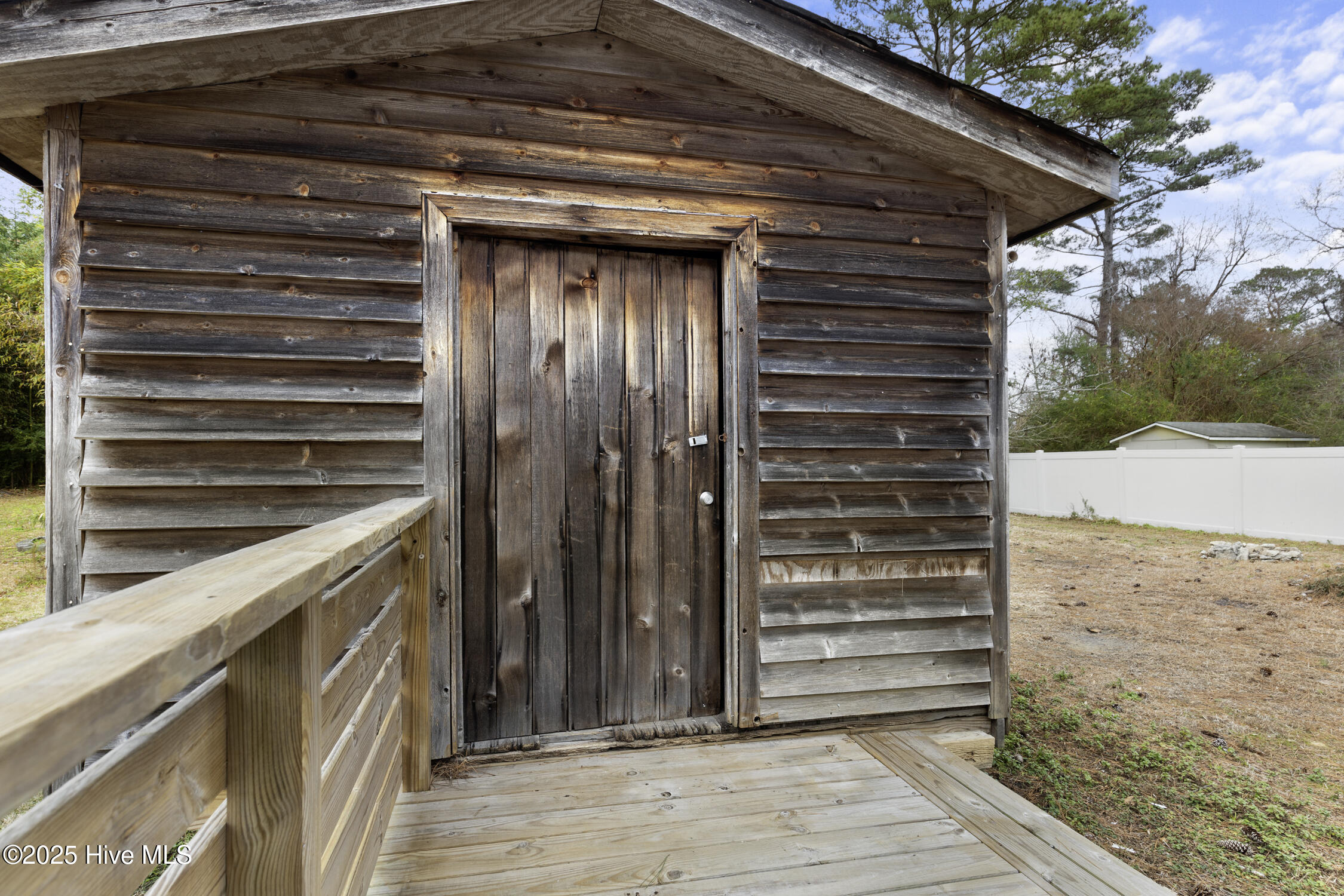 100546892 | Photo 18