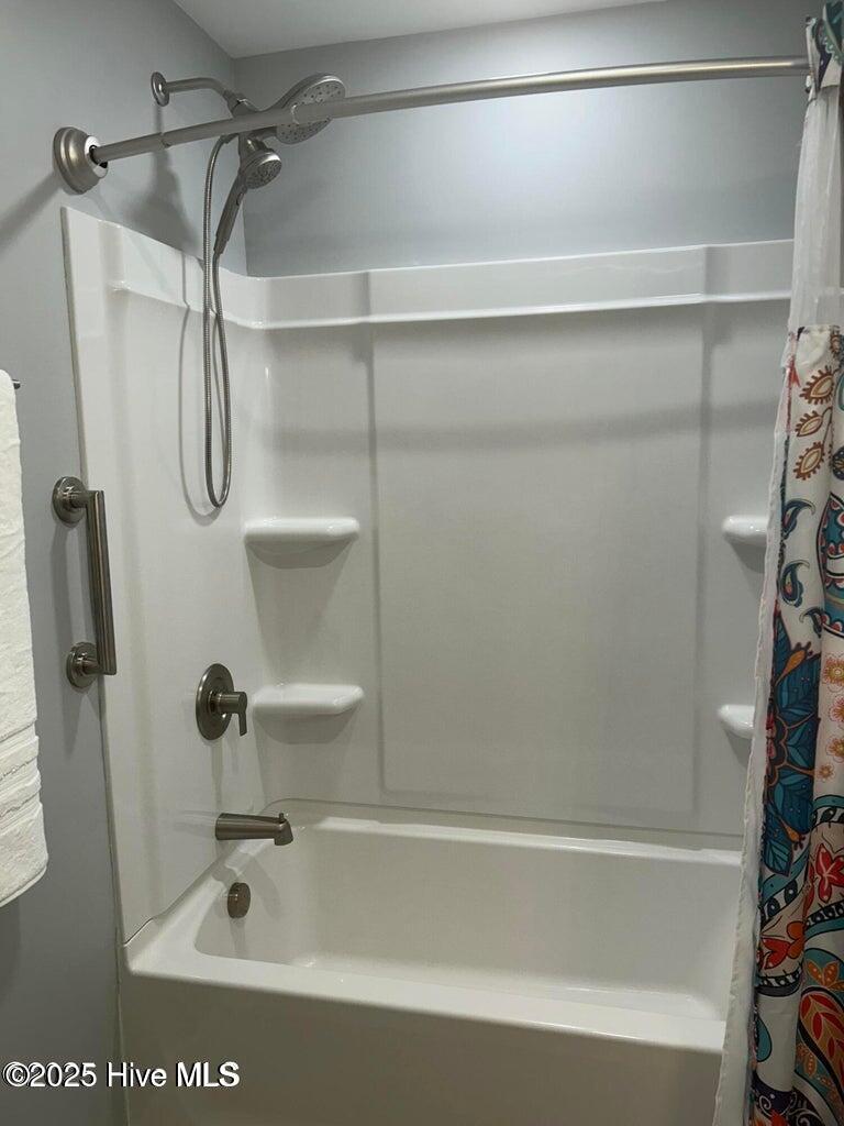 100529389 | Photo 41