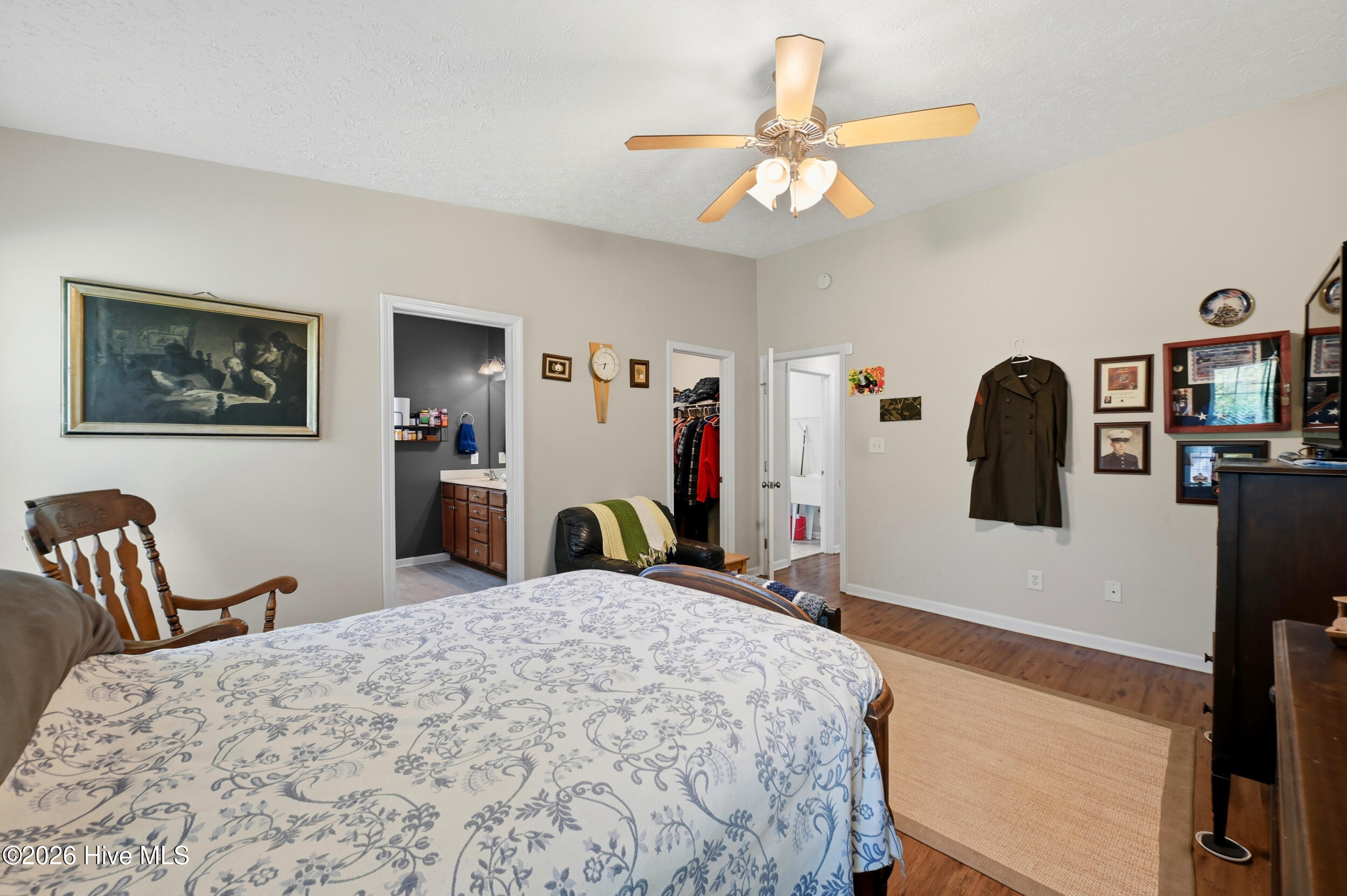 100566143 | Photo 17