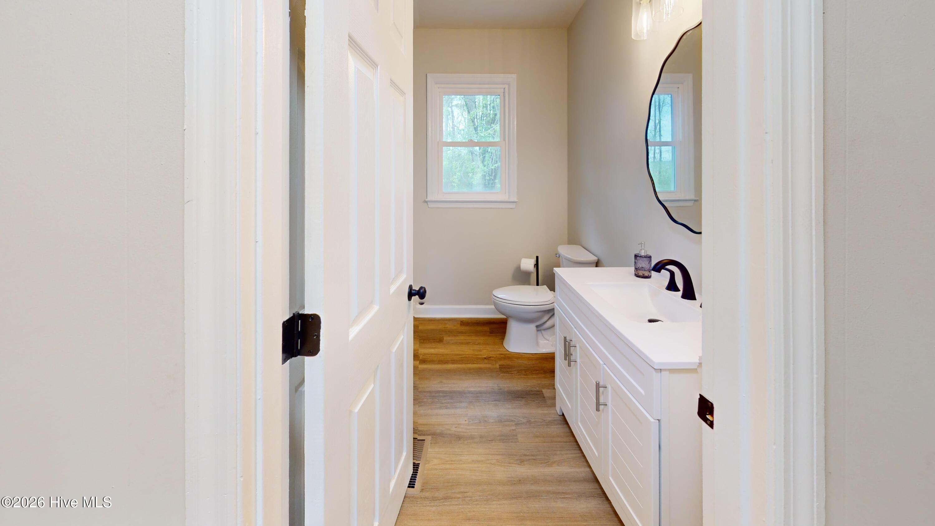 100559685 | Photo 11