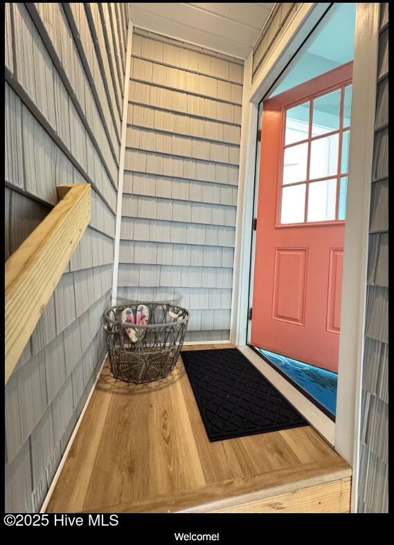 100534215 | Photo 40