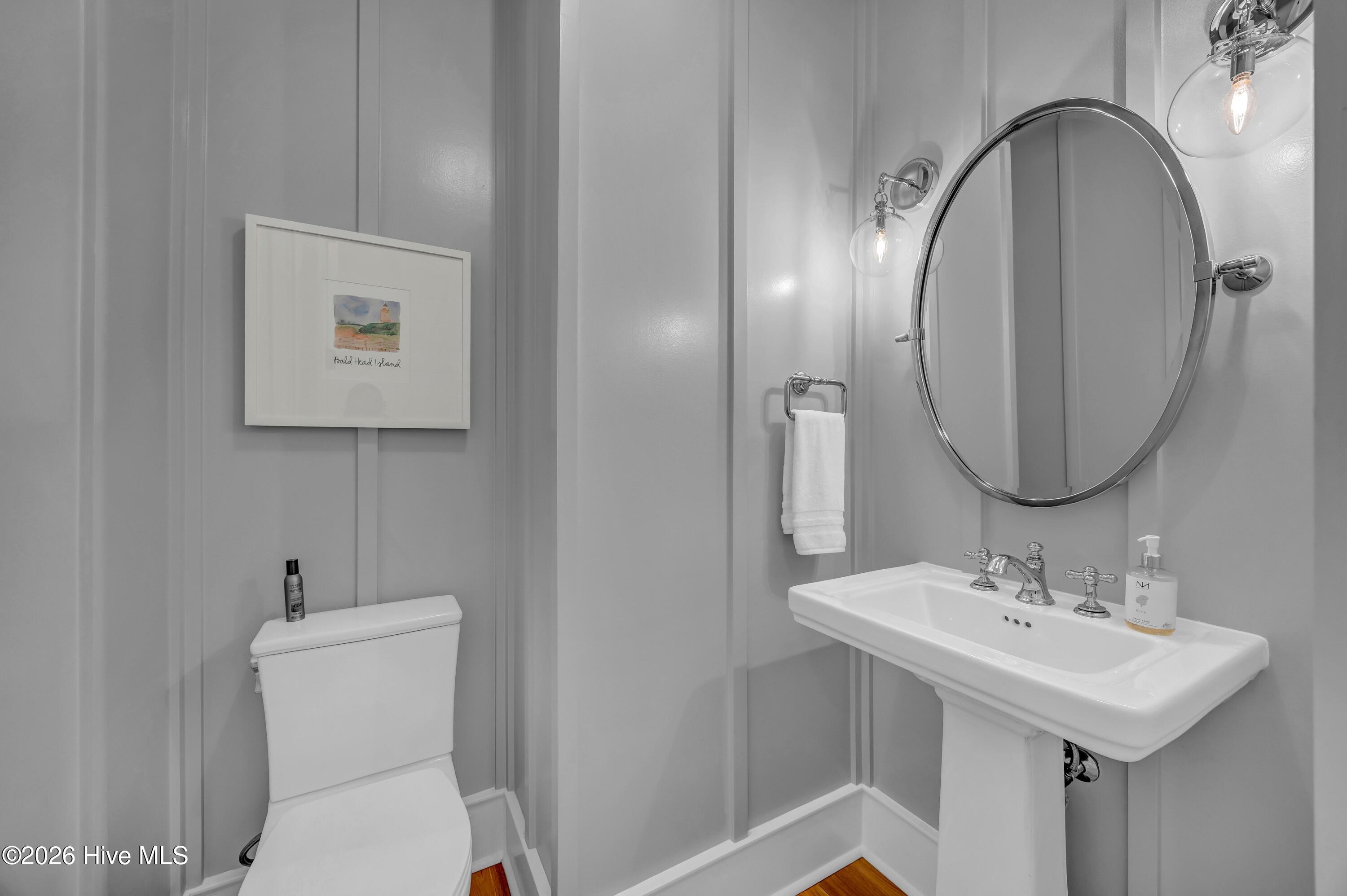 100567930 | Photo 22