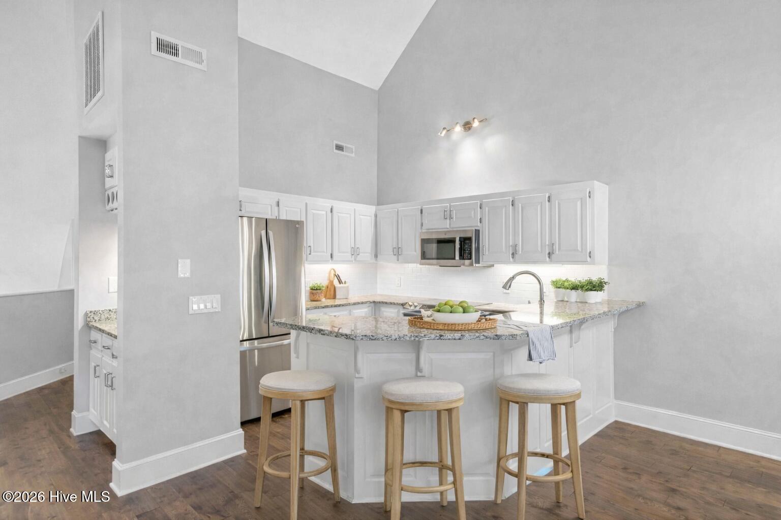 100555941 | Photo 33