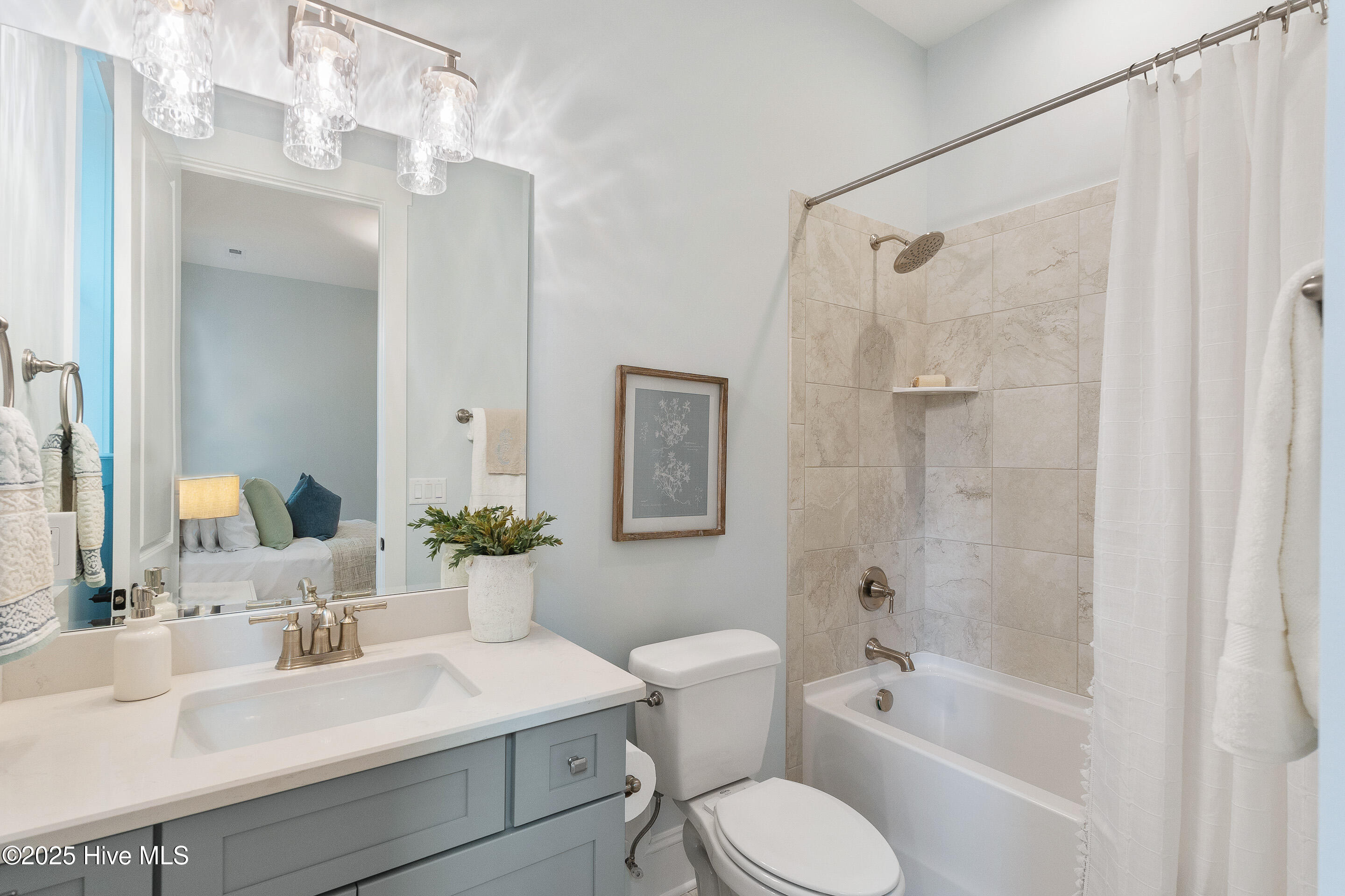 100487716 | Photo 35