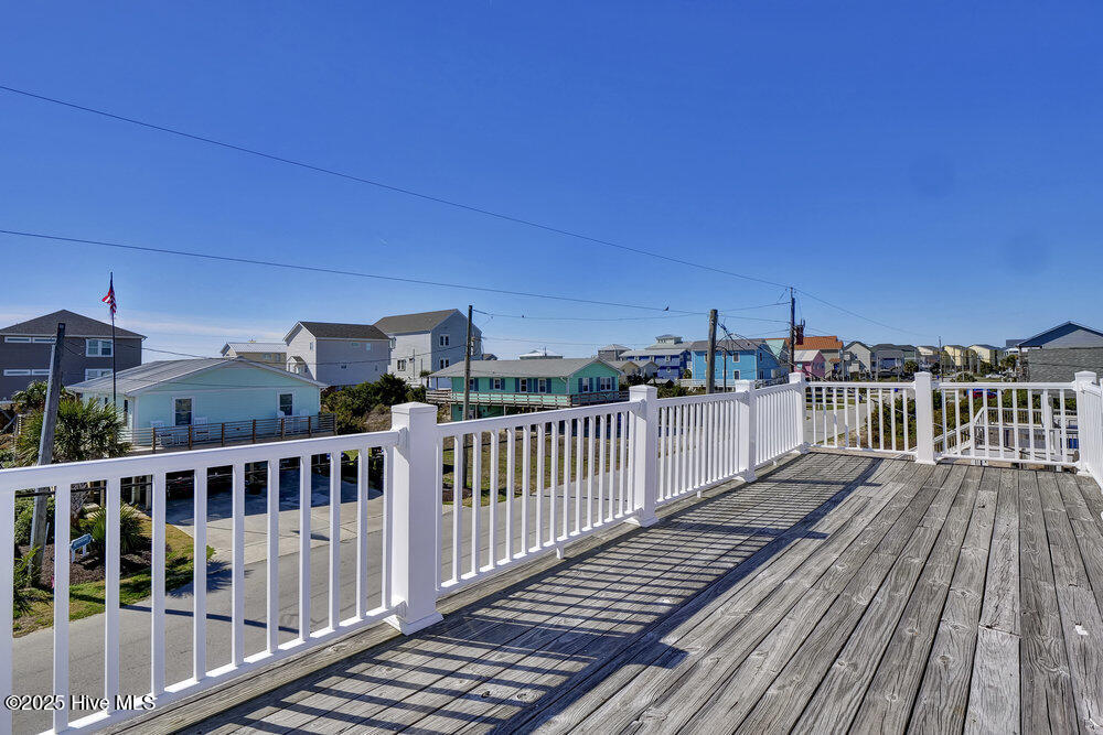 100533445 | Photo 51