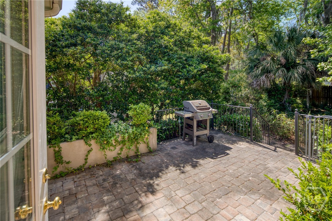 terrace with natural gas hook up for grill