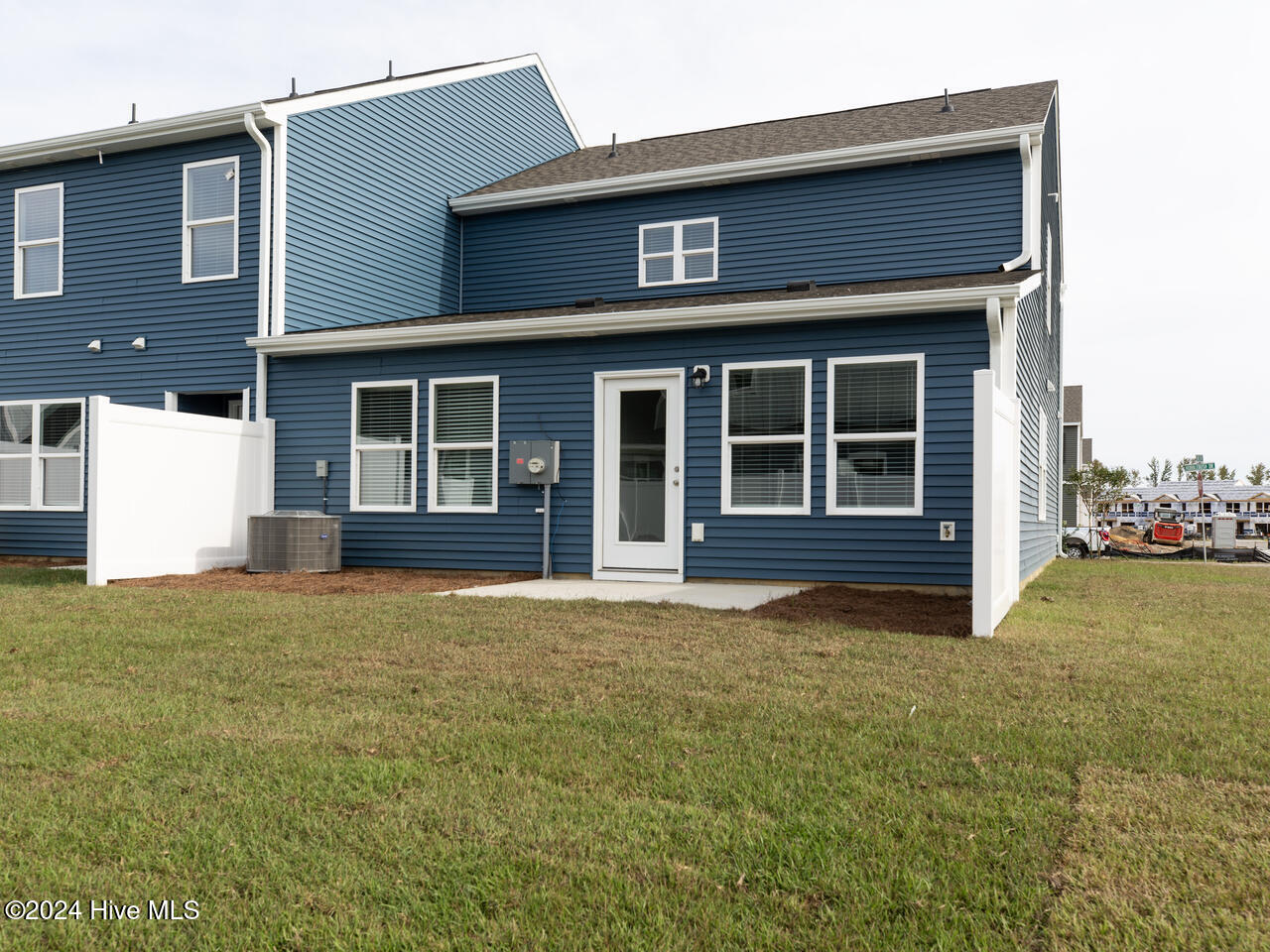 100553110 | Photo 43