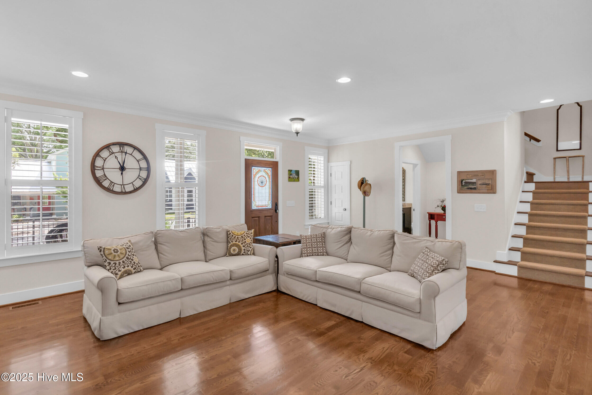 100516979 | Photo 11