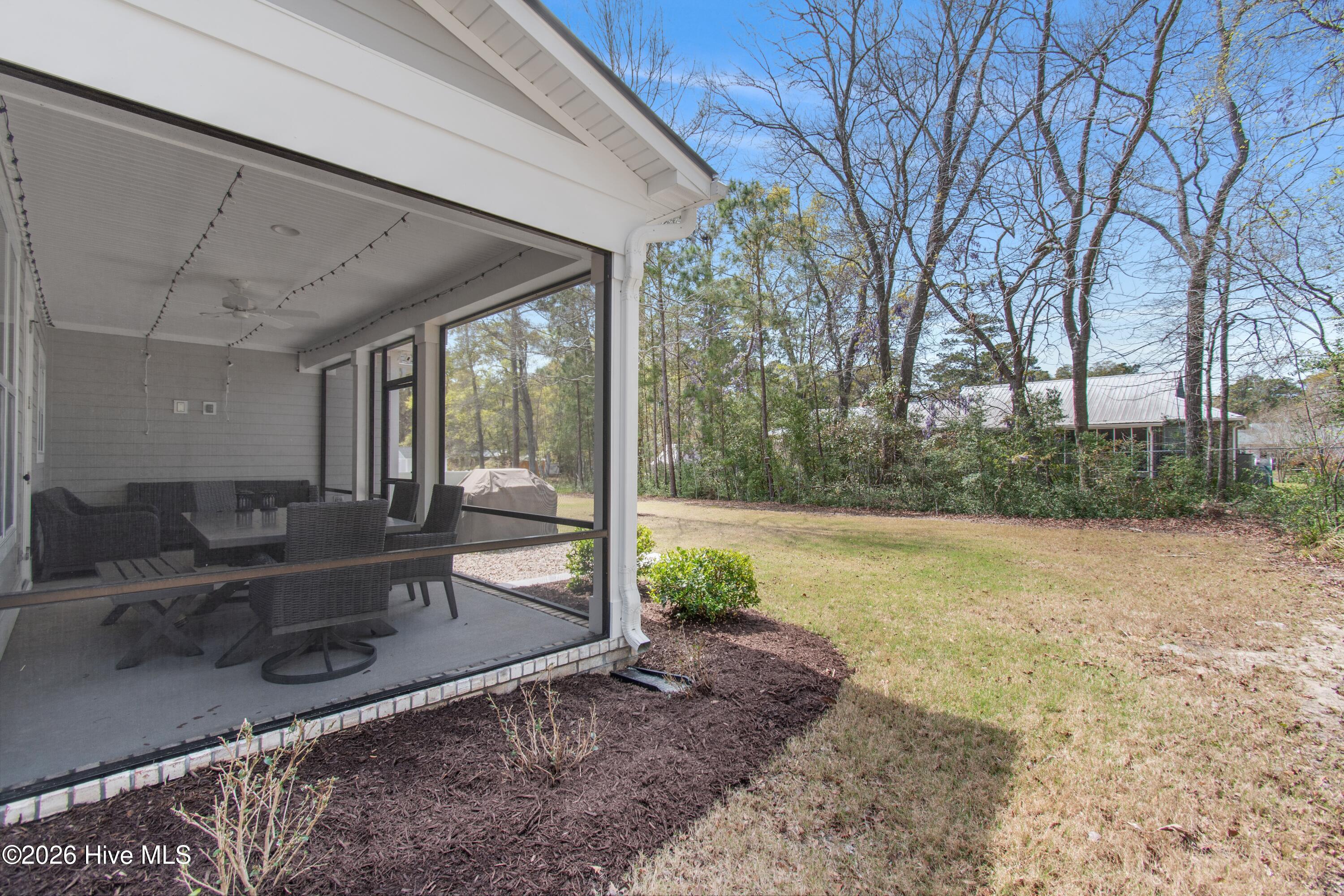 100565017 | Photo 54