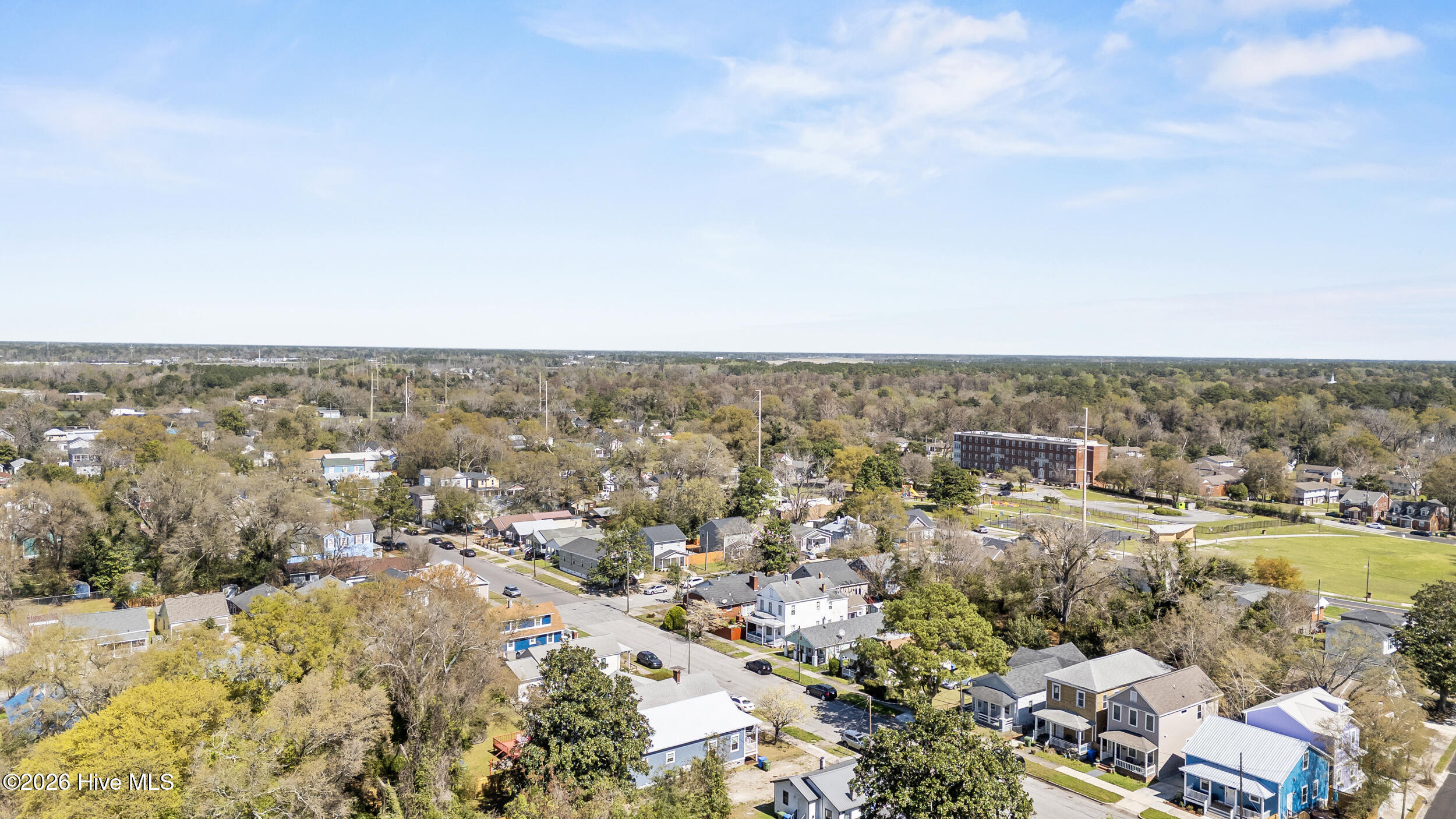 100563466 | Photo 32