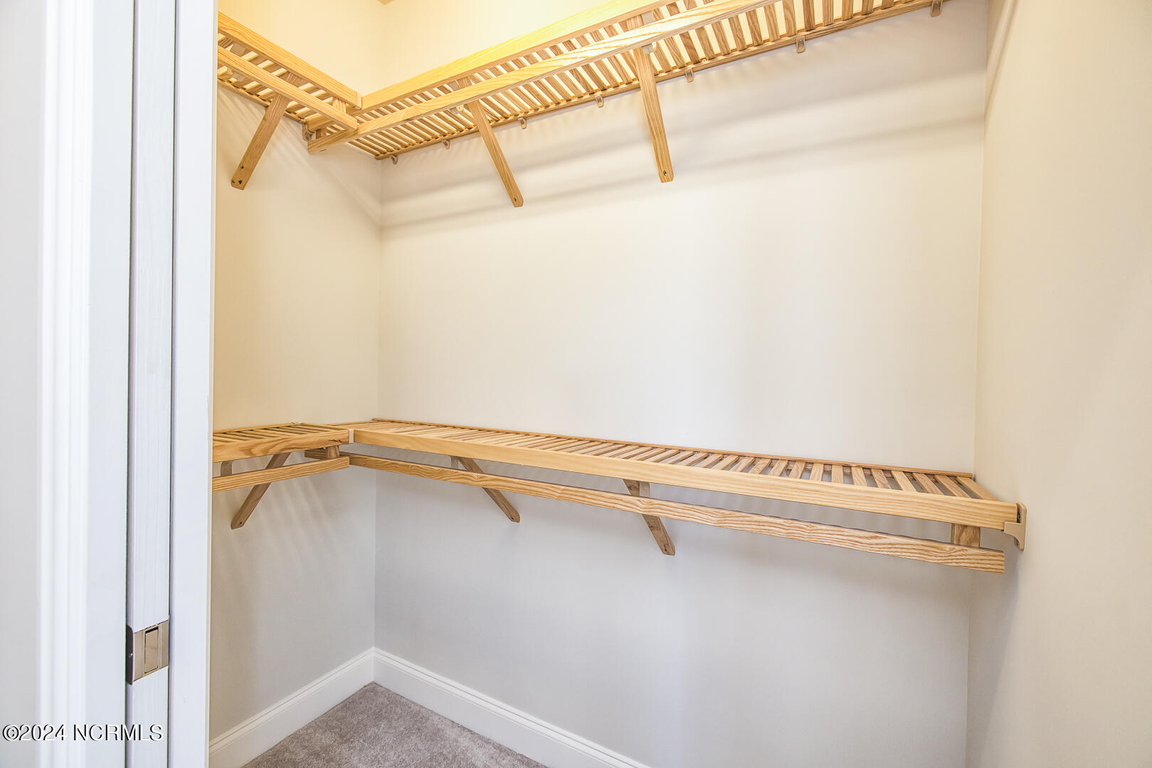 100410108 | Photo 33