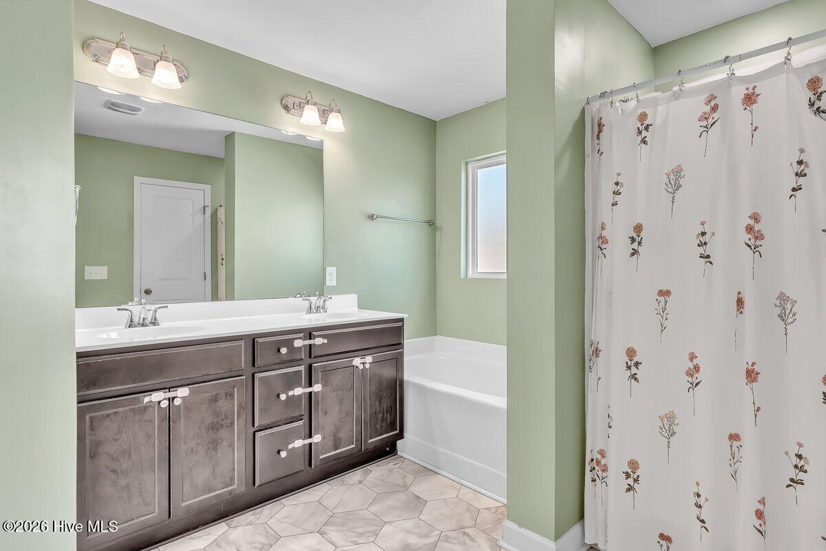 100559936 | Photo 33