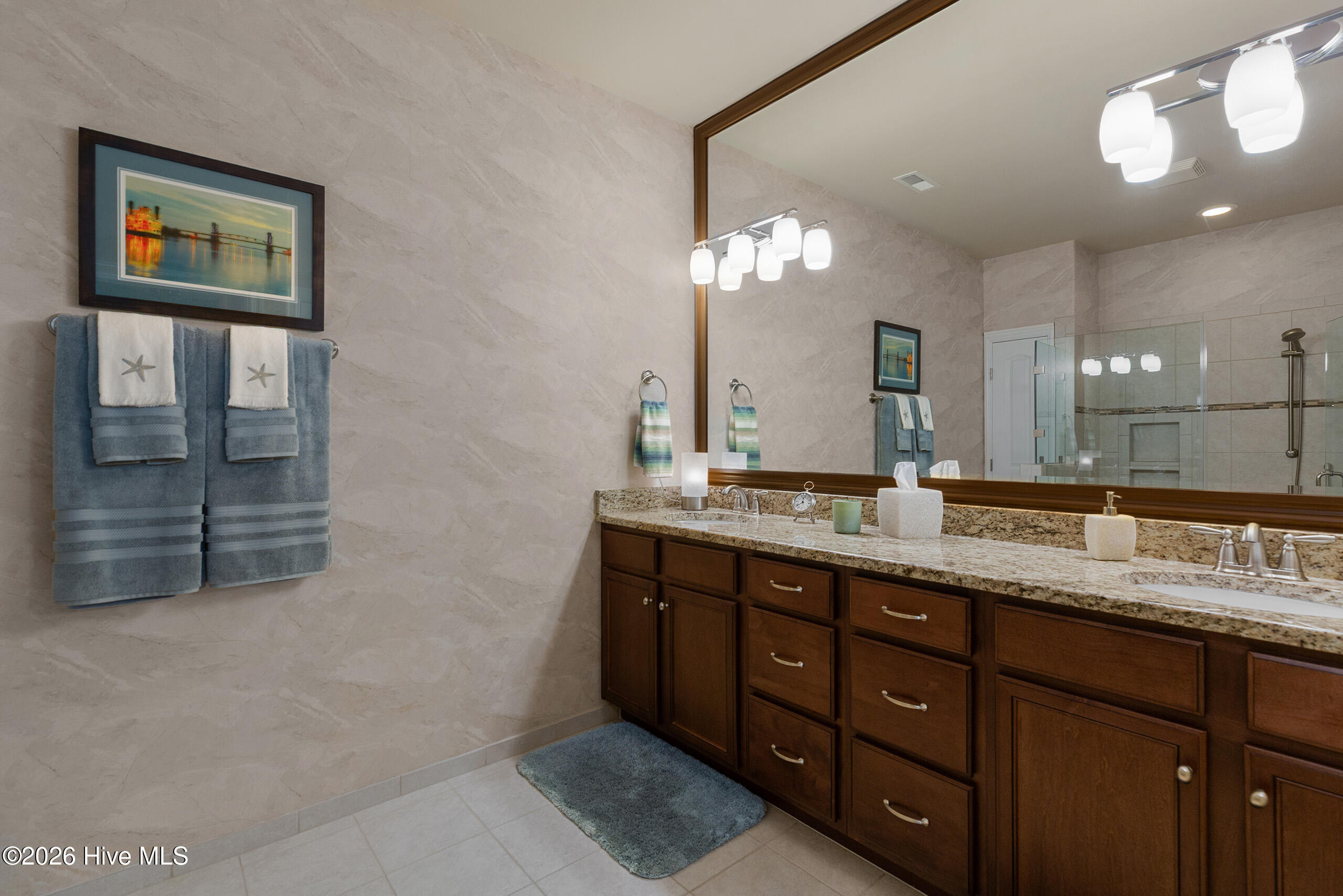 100567107 | Photo 25