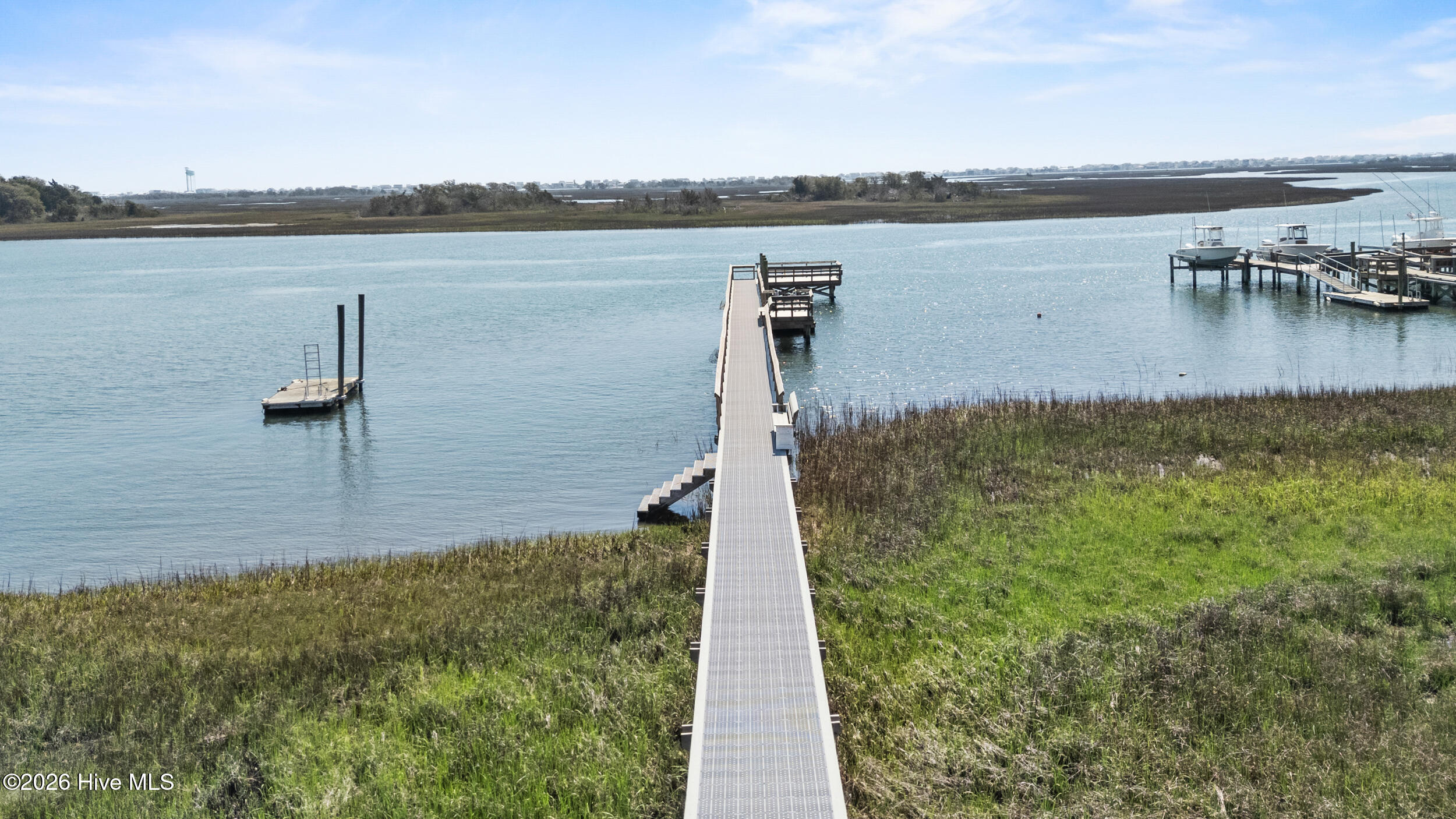 100562849 | Photo 56