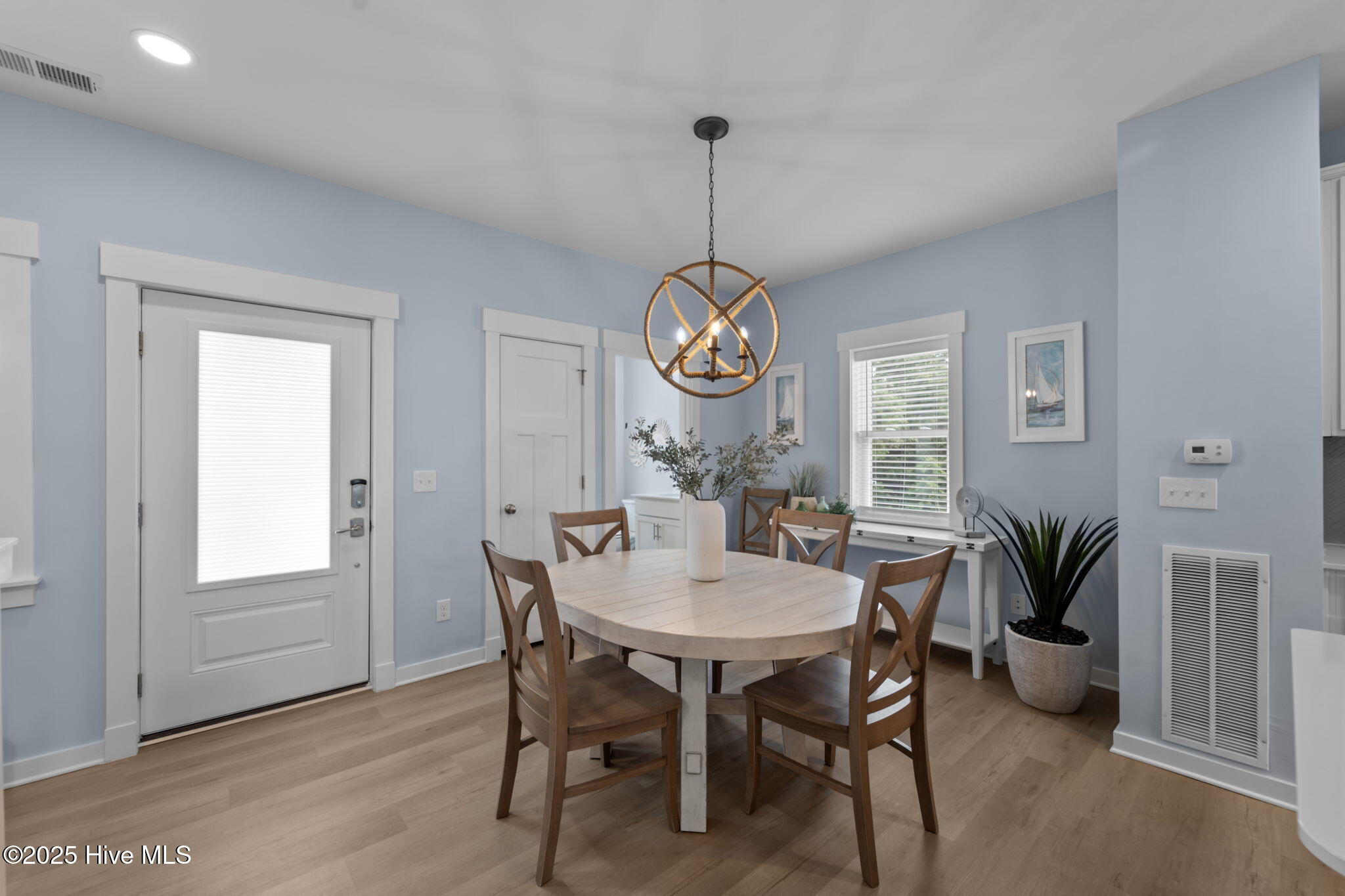 27-web-or-mls-WCR05902