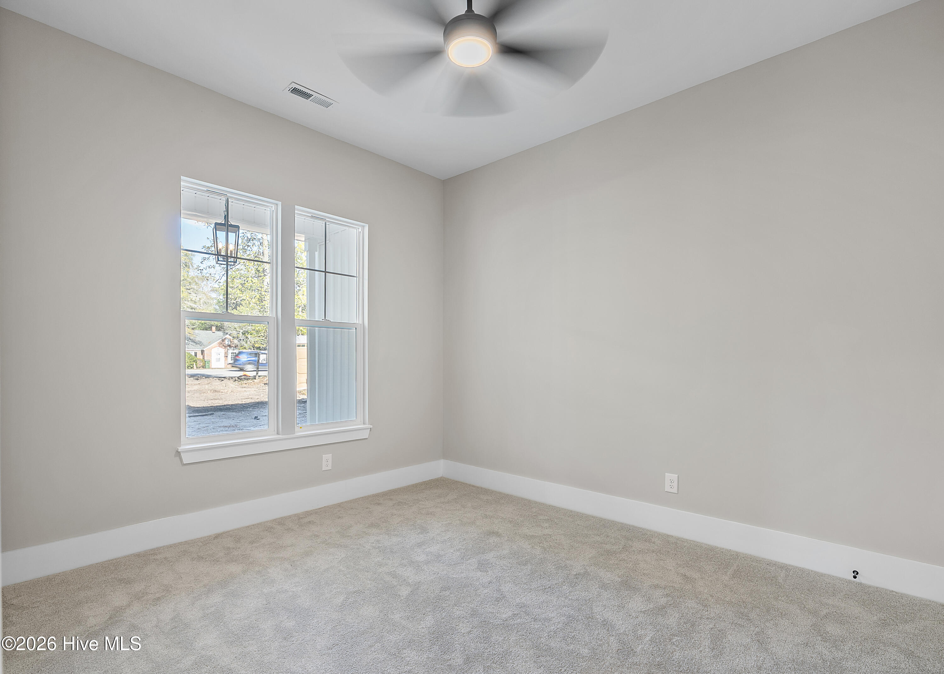 100566286 | Photo 13