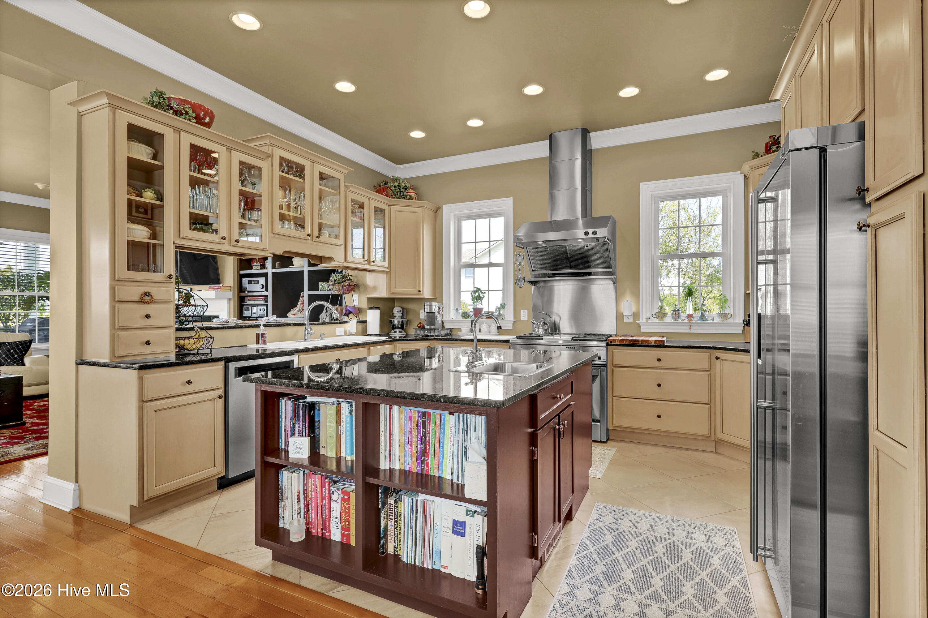 100564861 | Photo 29