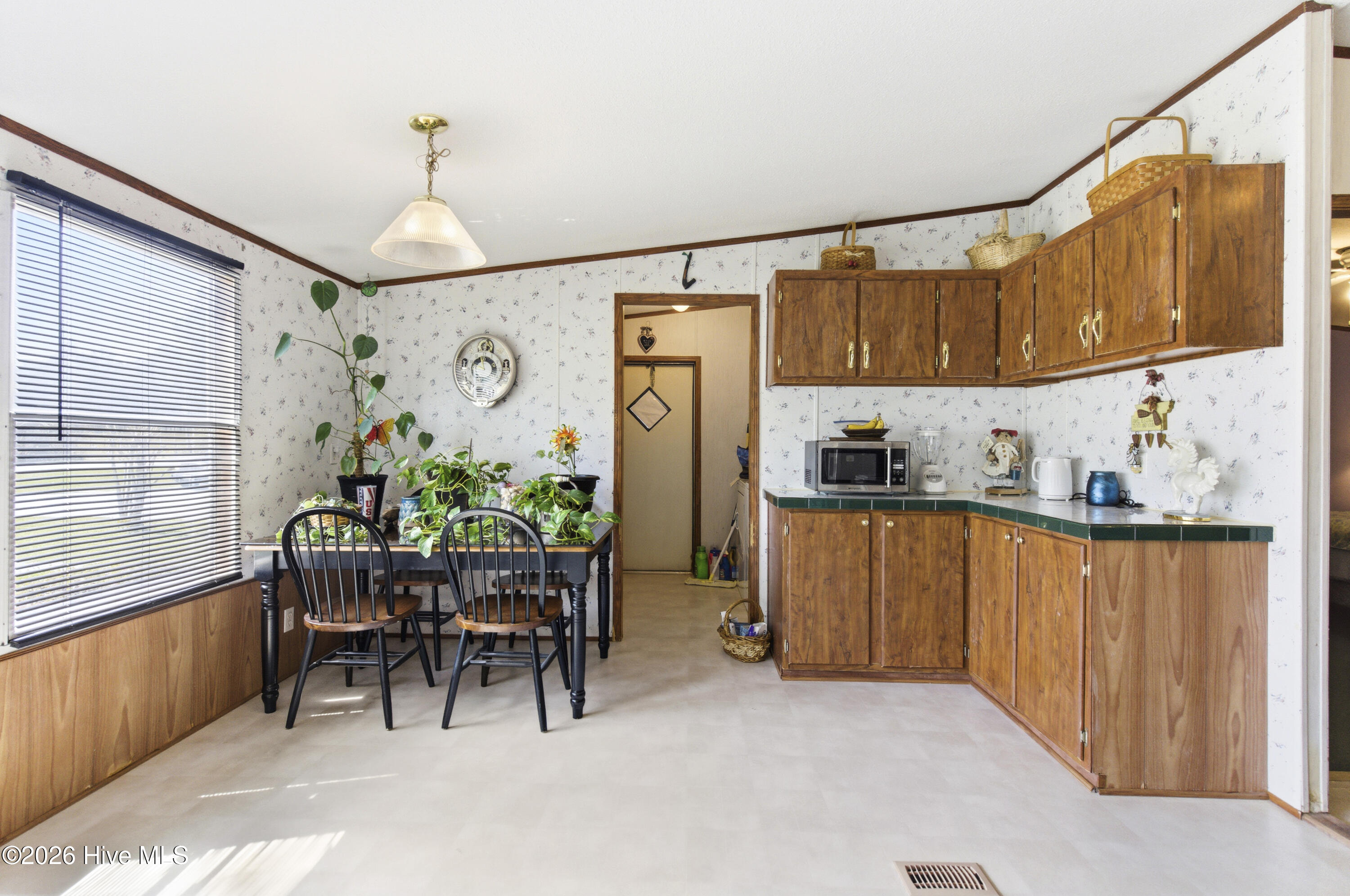 100565497 | Photo 31