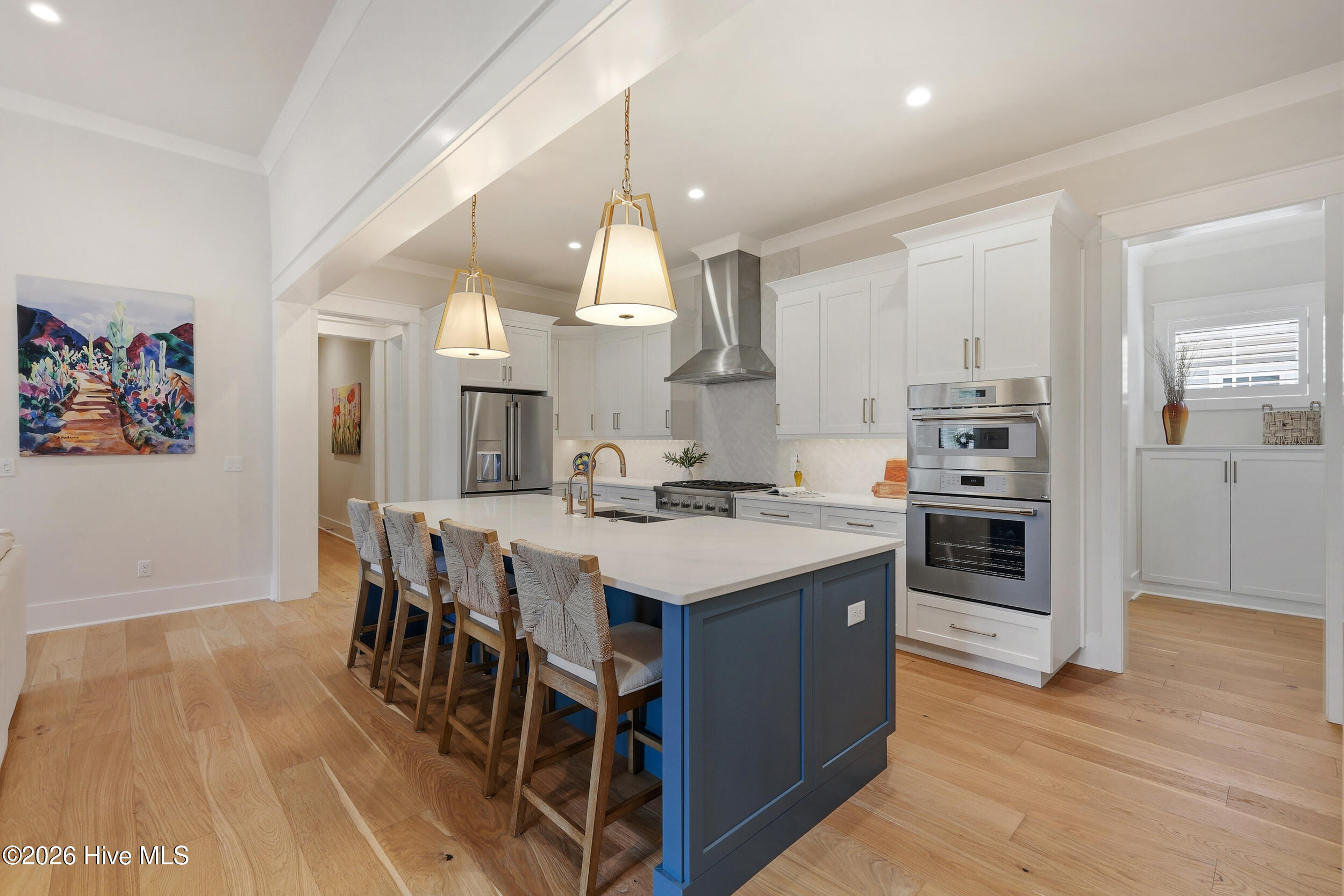 100566937 | Photo 19