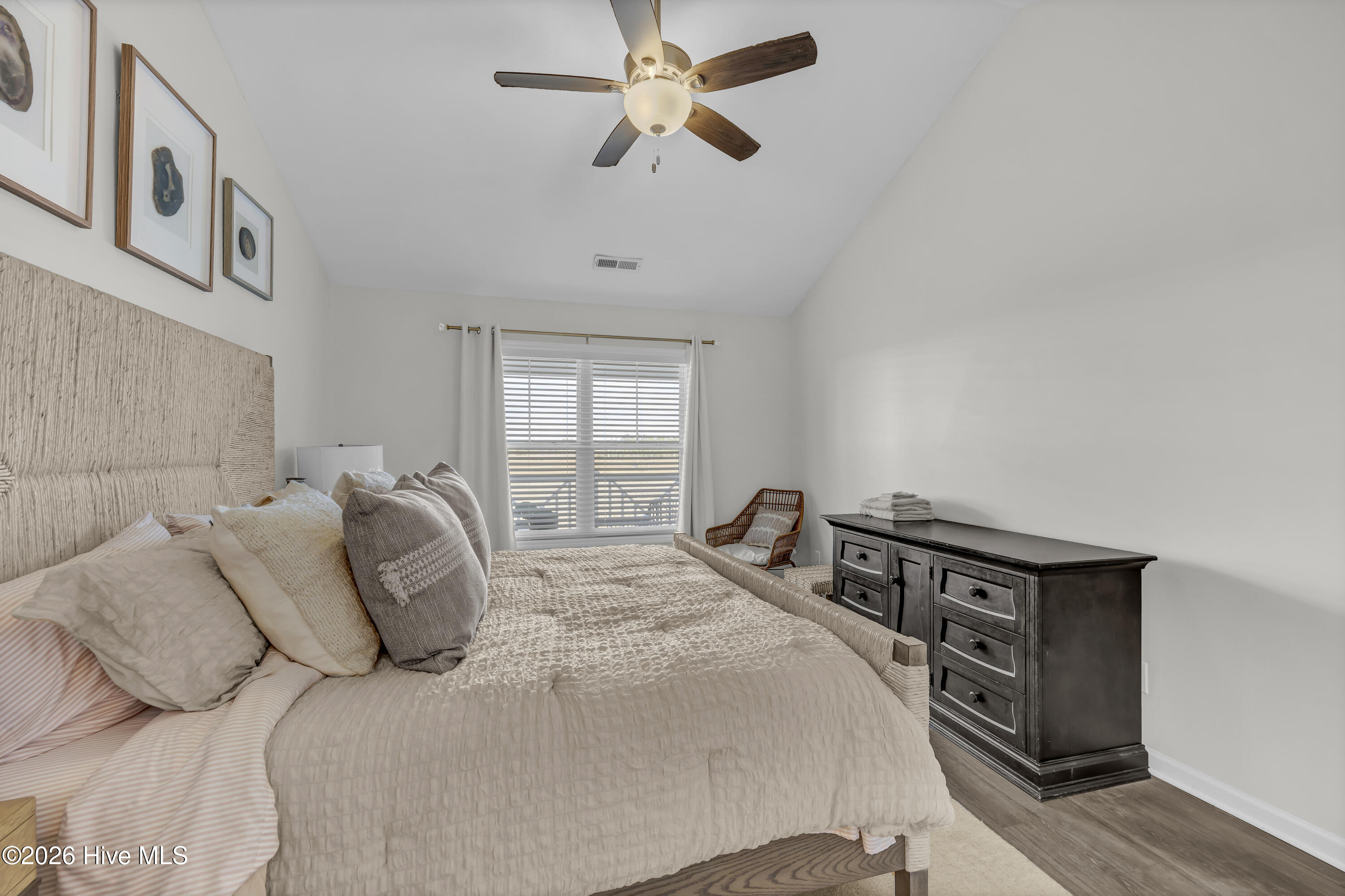 100552193 | Photo 12