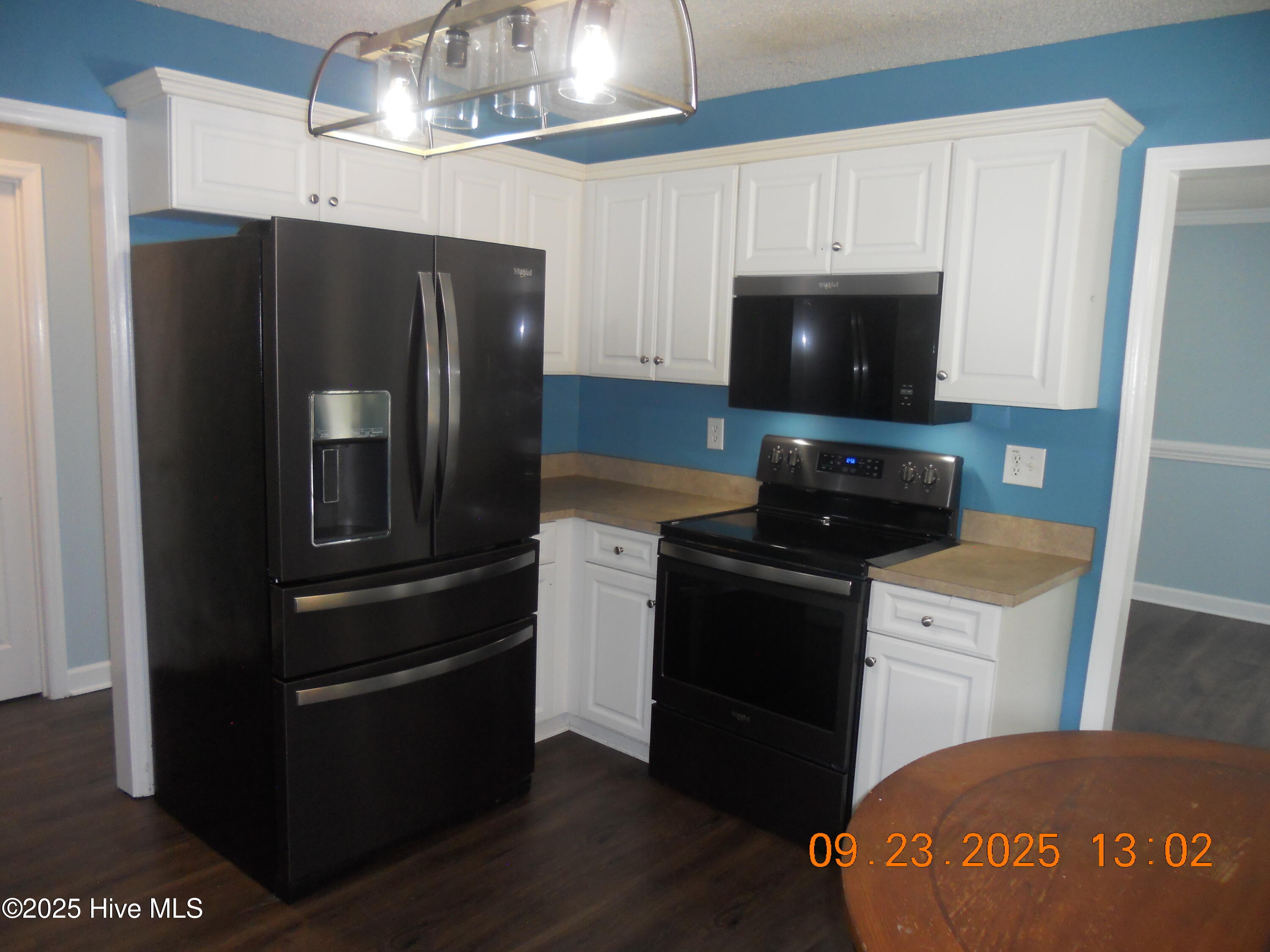 100532351 | Photo 11