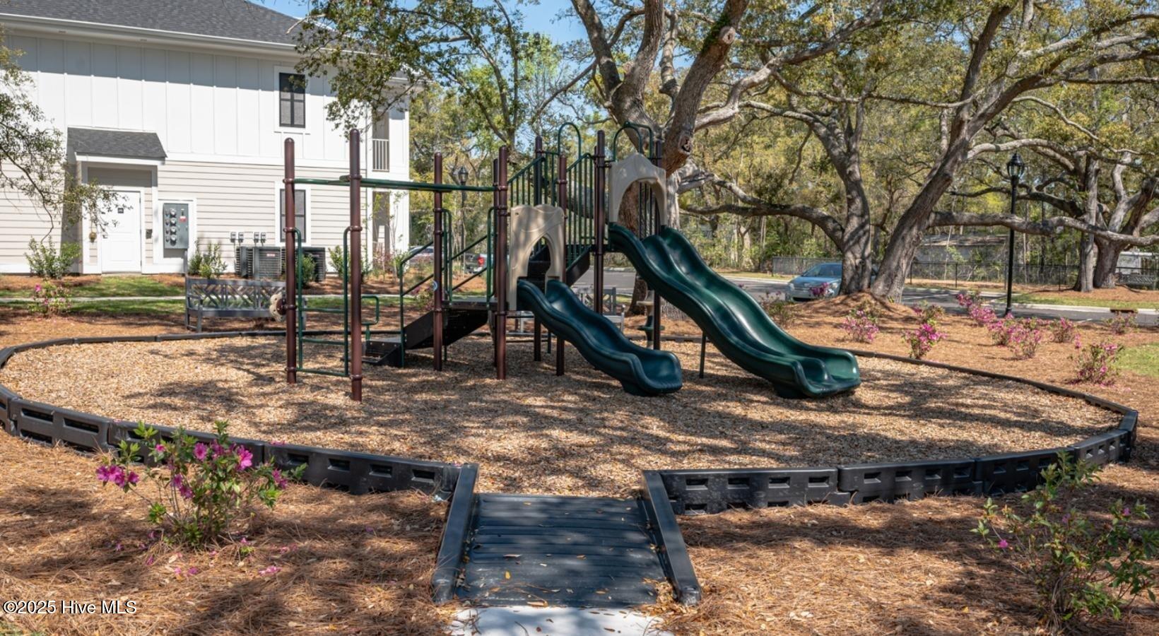 100551833 | Photo 20