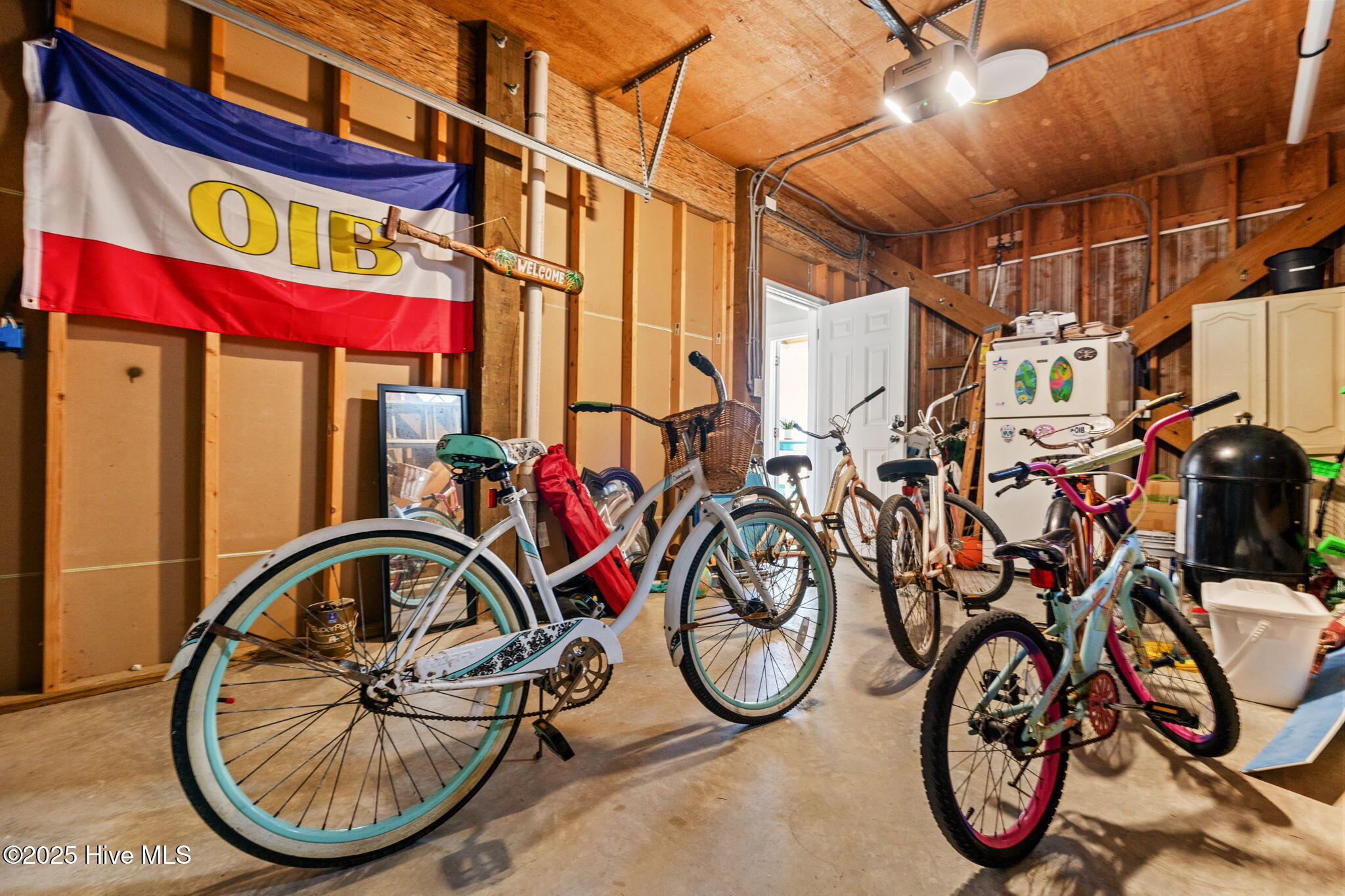 100540283 | Photo 42