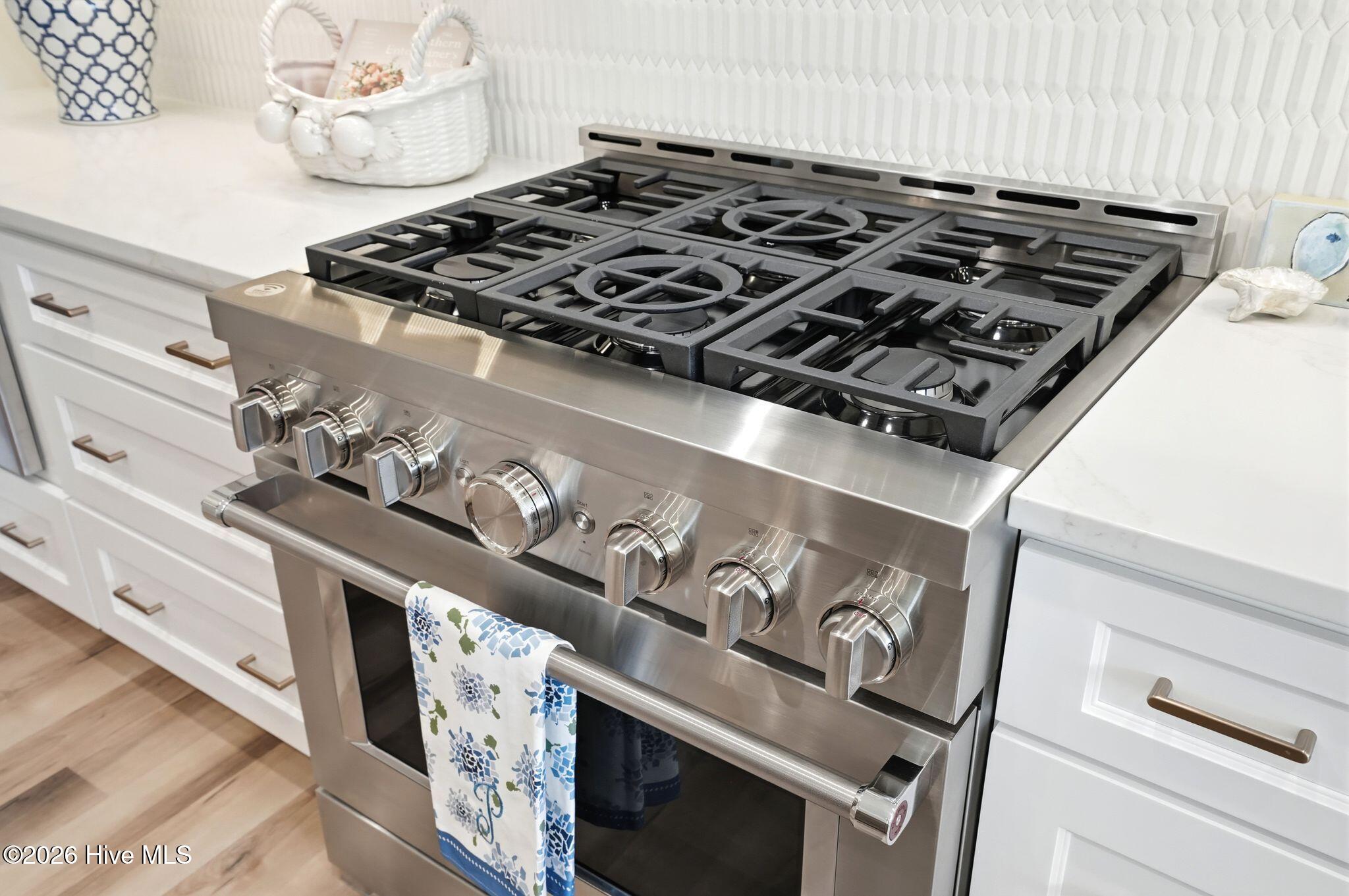 100537171 | Photo 37