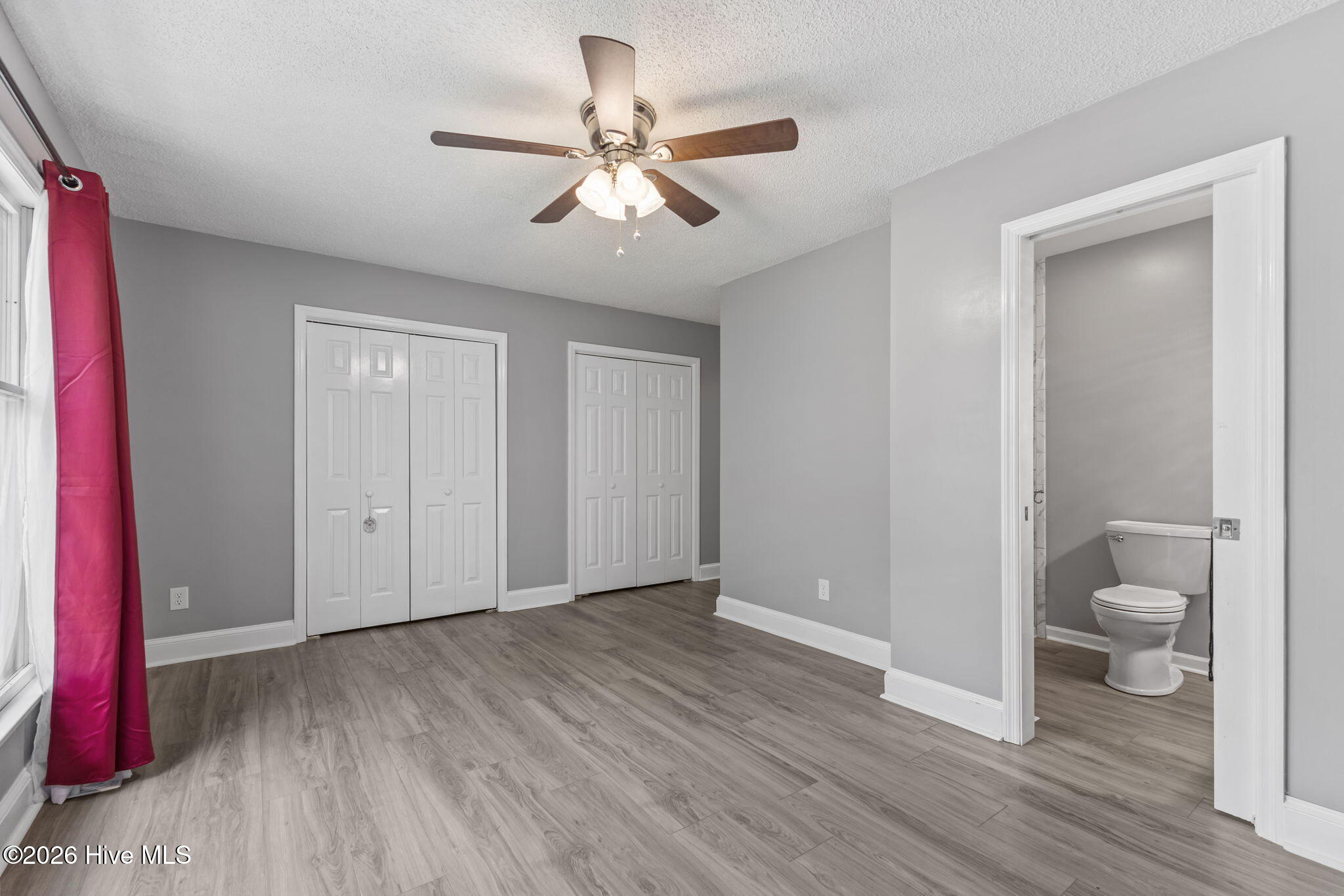 100566474 | Photo 32