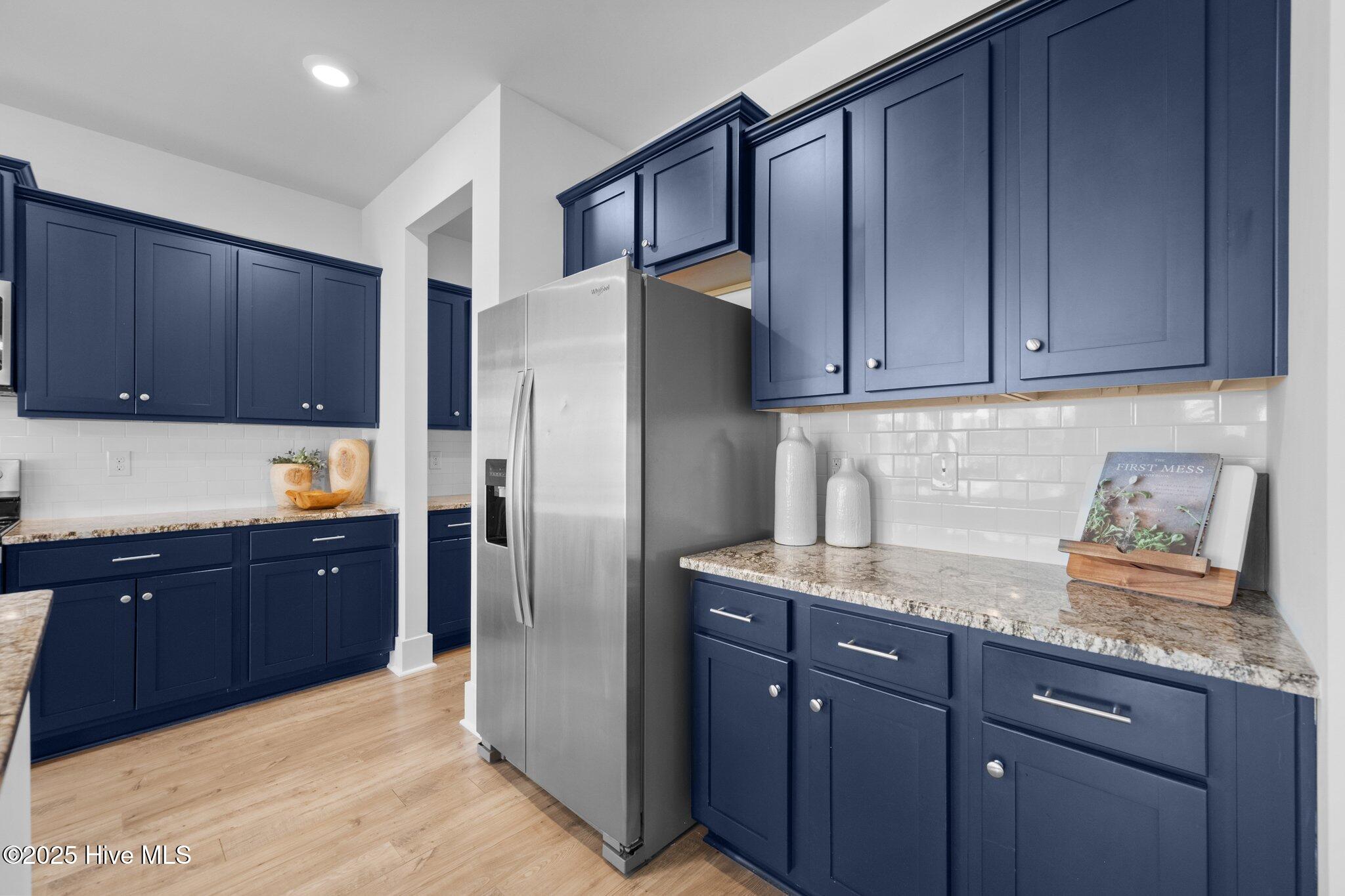 100545620 | Photo 21