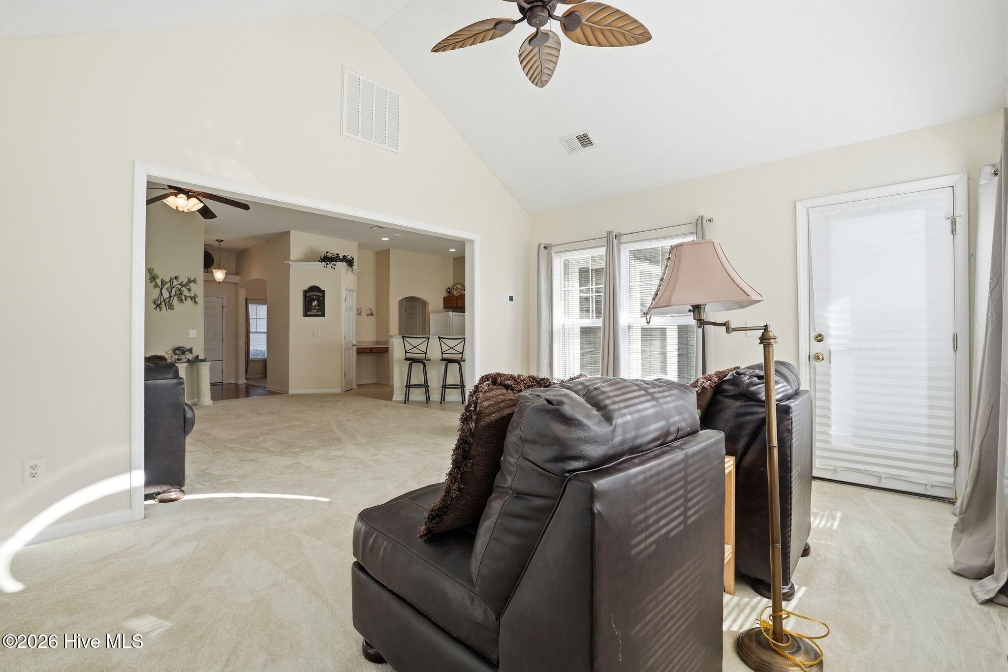 100560639 | Photo 18