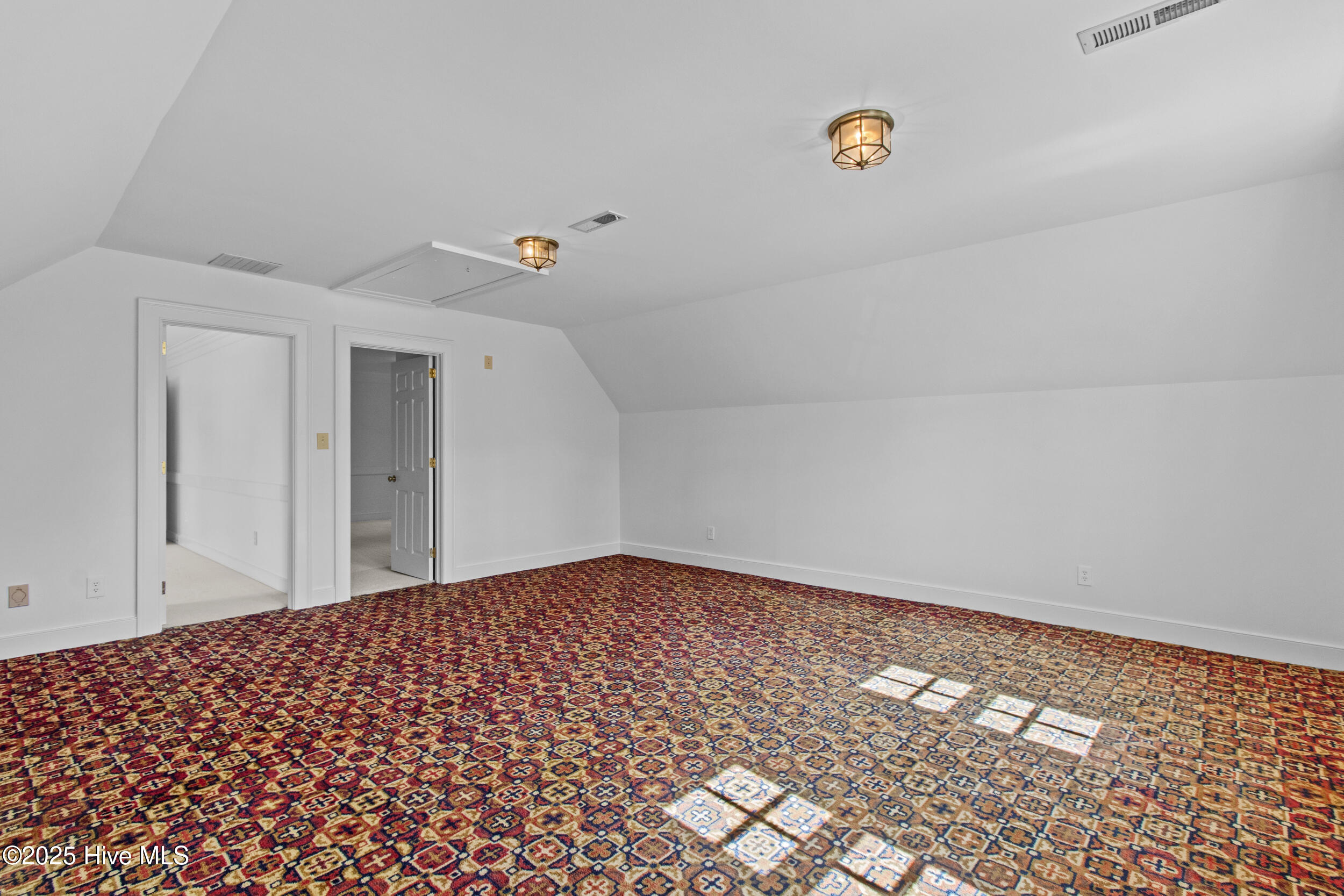 100537664 | Photo 59