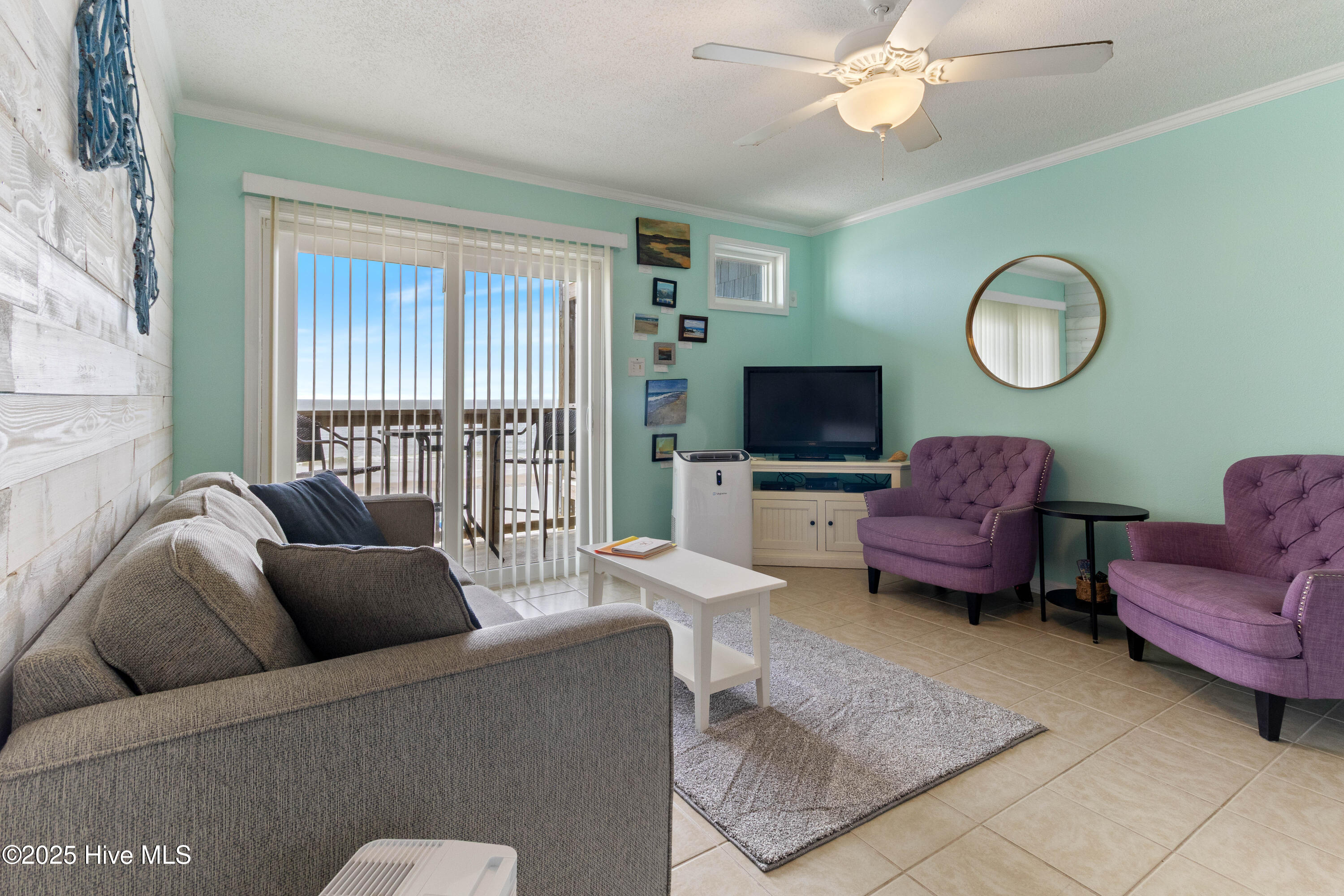 100553651 | Photo 12