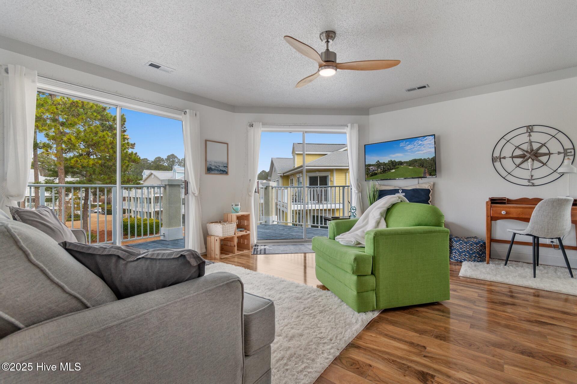 100520940 | Photo 13