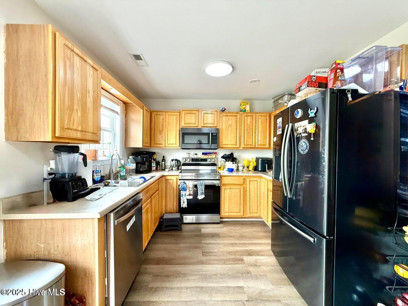 100528978 | Photo 14