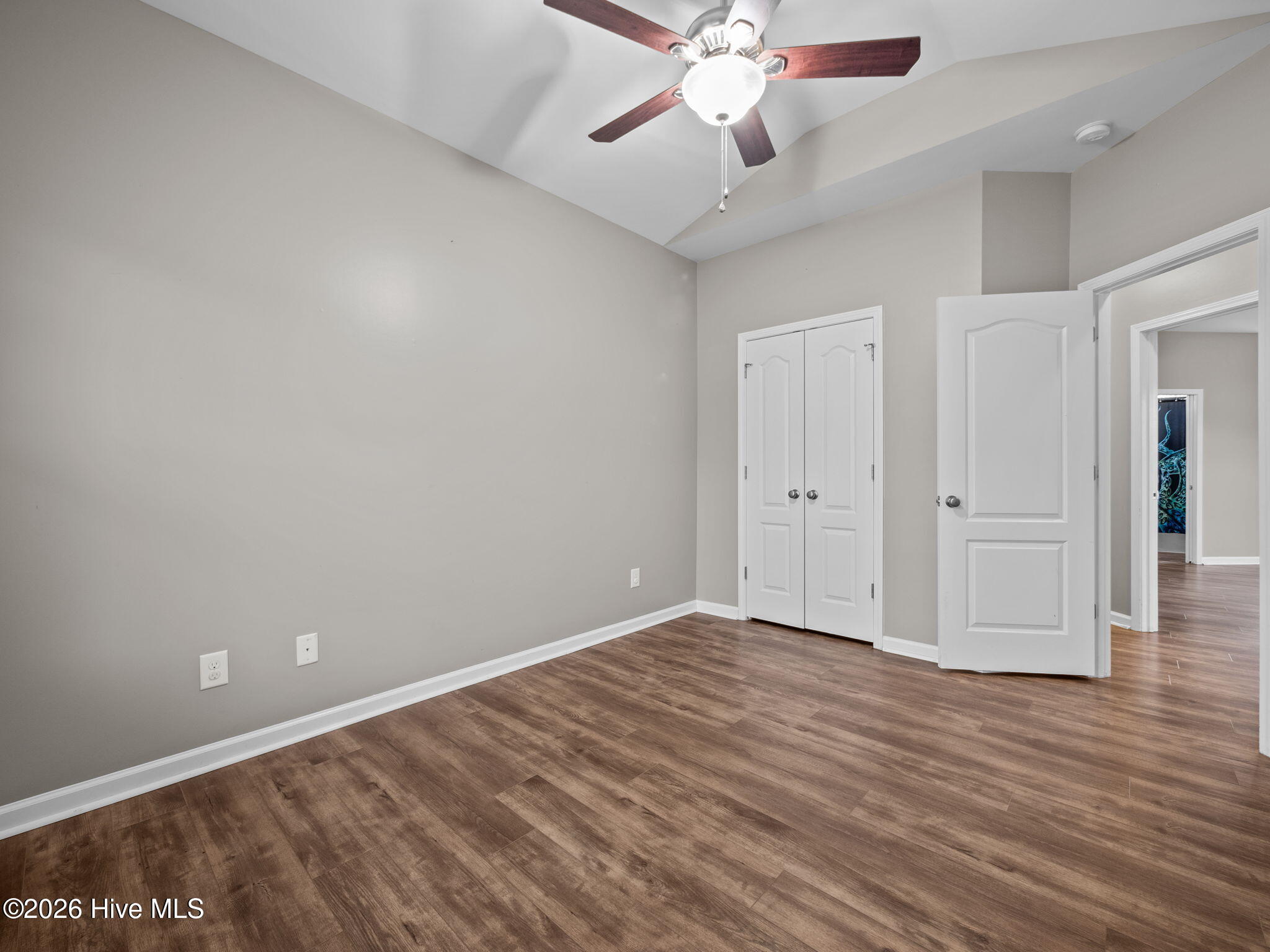 100552892 | Photo 29